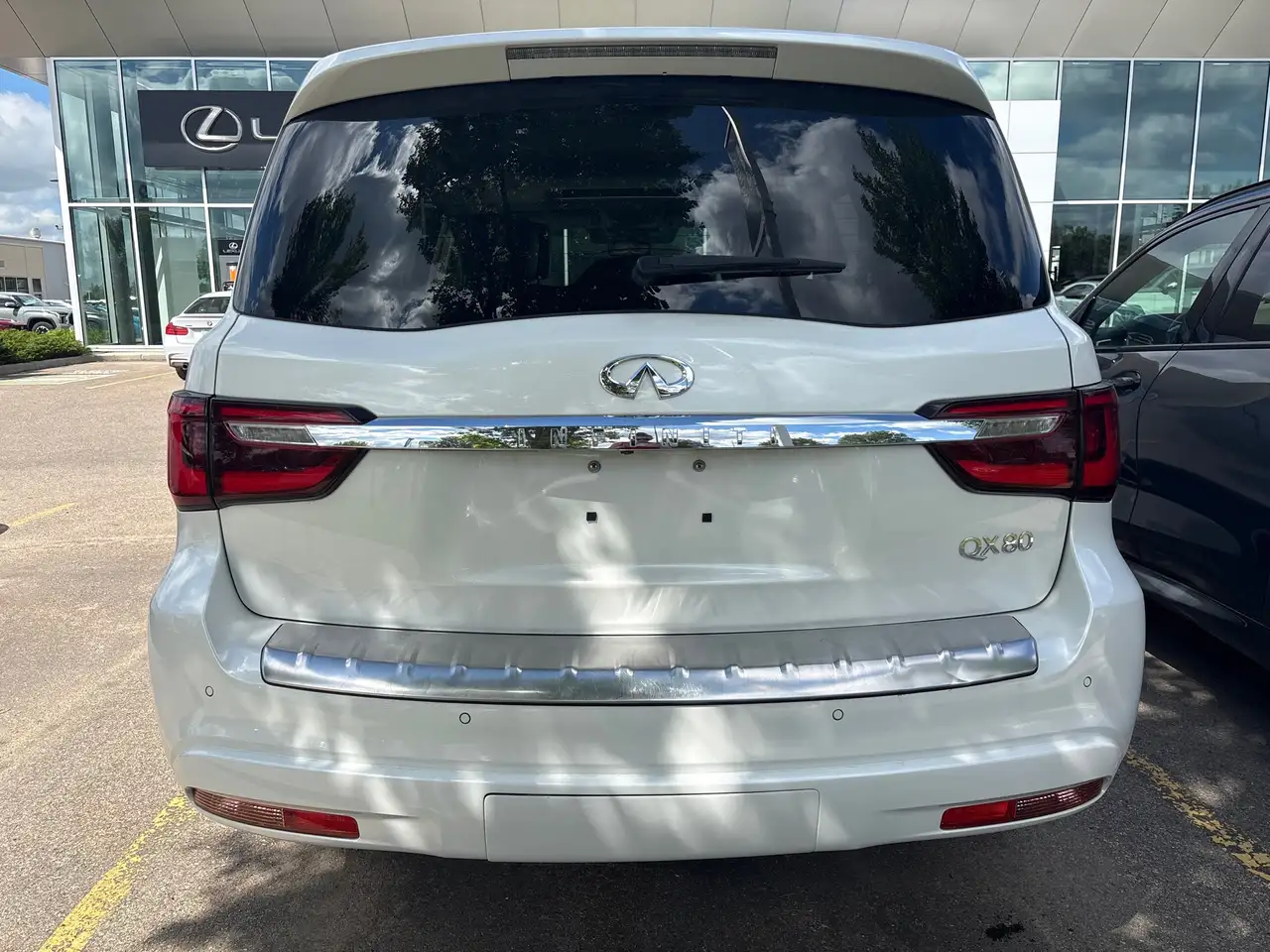 Infiniti QX80 fotografie Infiniti QX80