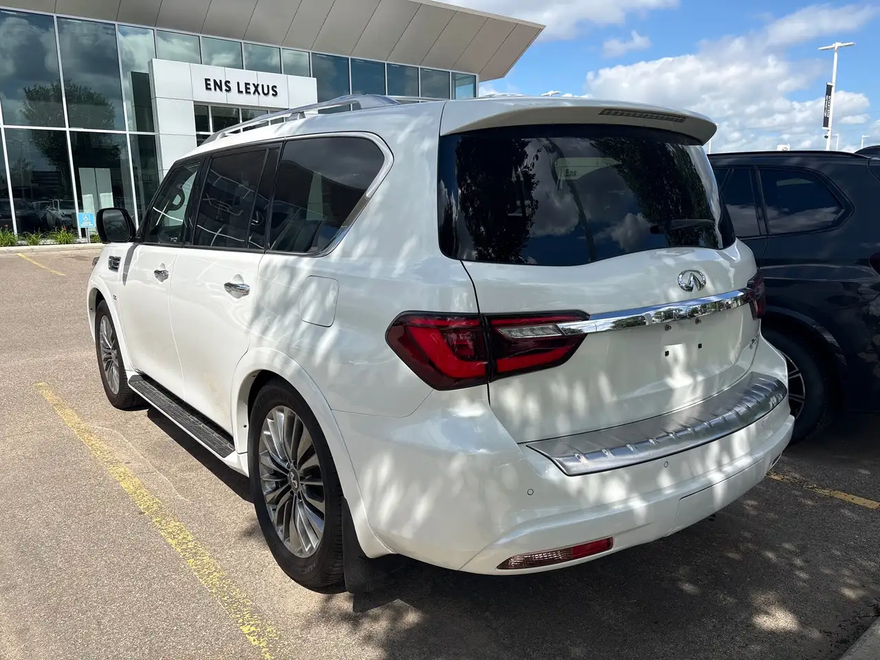 Infiniti QX80 fotografie Infiniti QX80