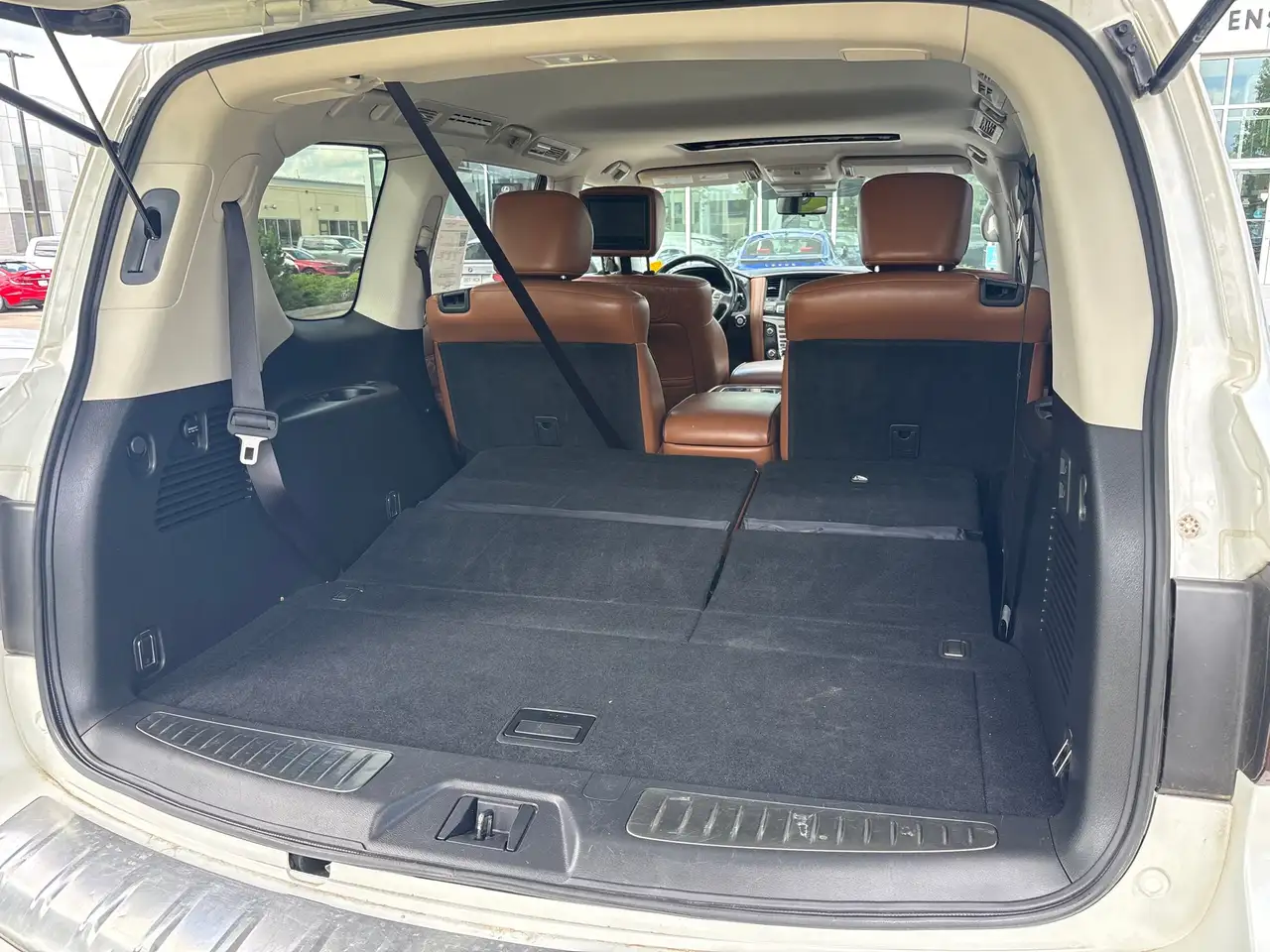 Infiniti QX80 fotografie Infiniti QX80