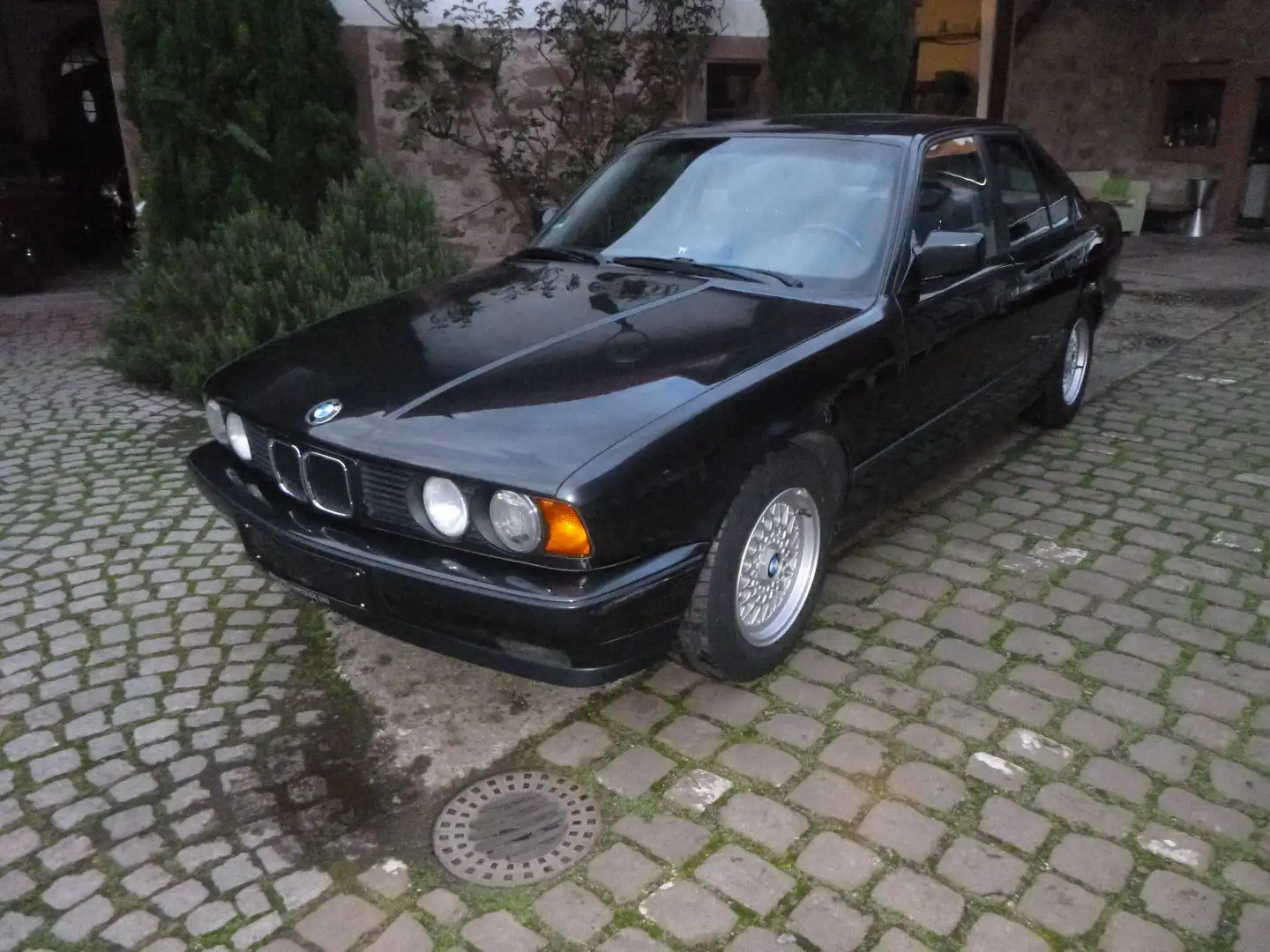 BMW 520 i  1. Hand völlg Original Unverbastelt 5 Gang Siyah - 1