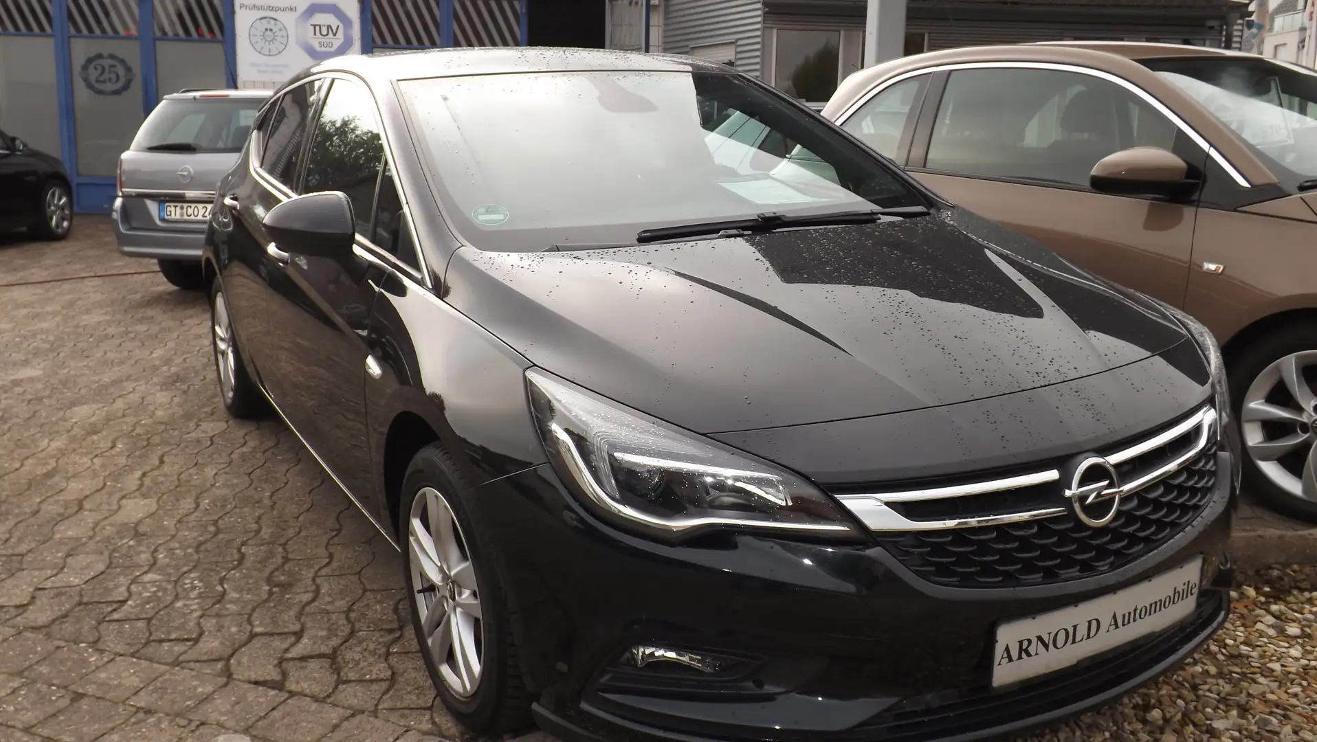 Opel Astra Dynamic 1,4i // 78.000 Km // Allwetter // Schwarz - 2