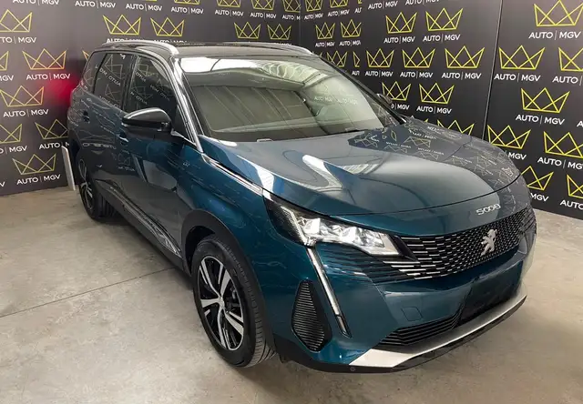 Peugeot 5008 view 3
