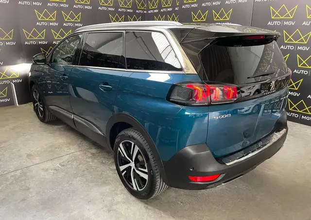 Peugeot 5008 view 6