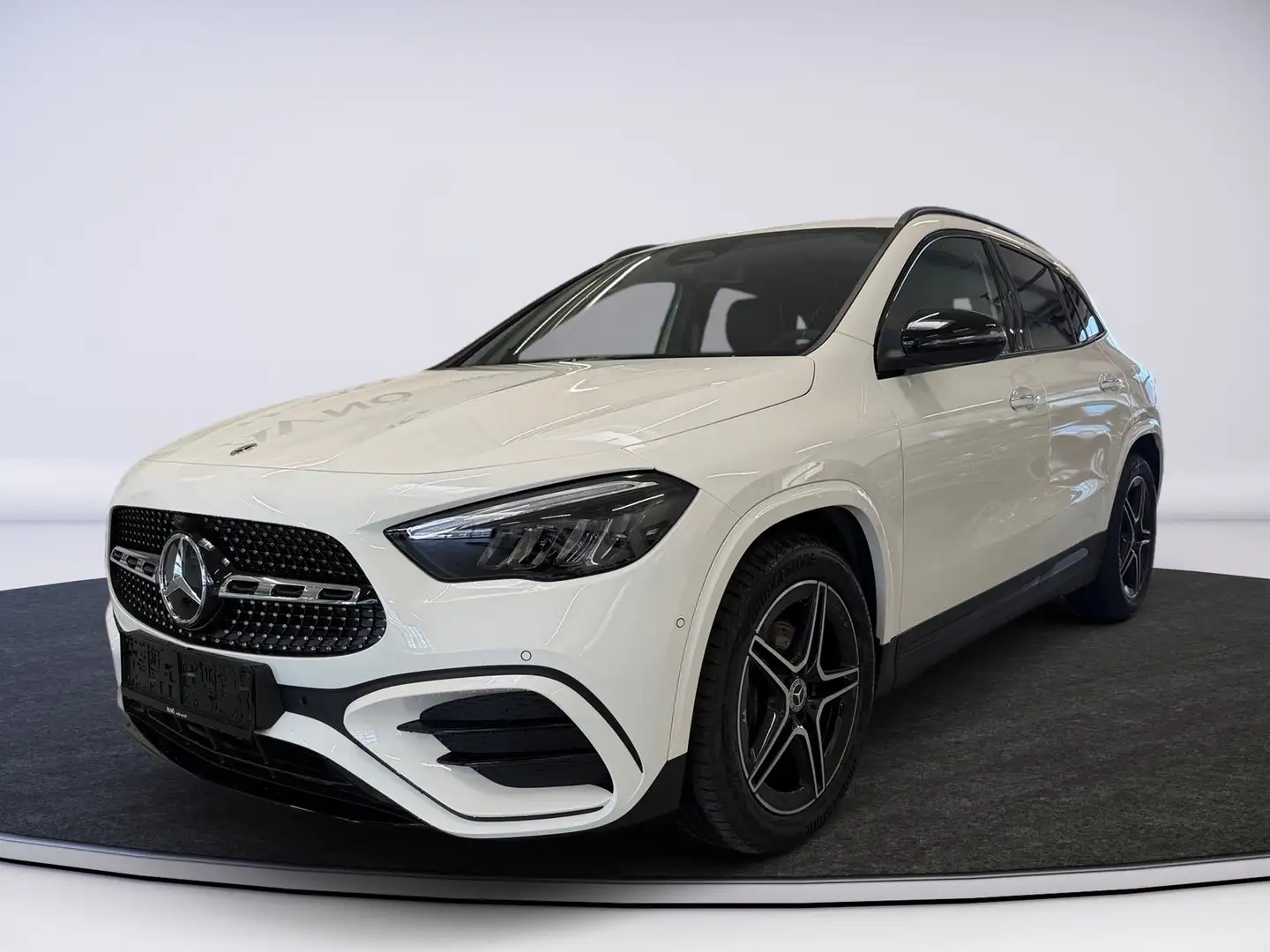 Mercedes-Benz GLA 180 AMG-Line Winterpaket Keyless AHK Weiß - 2