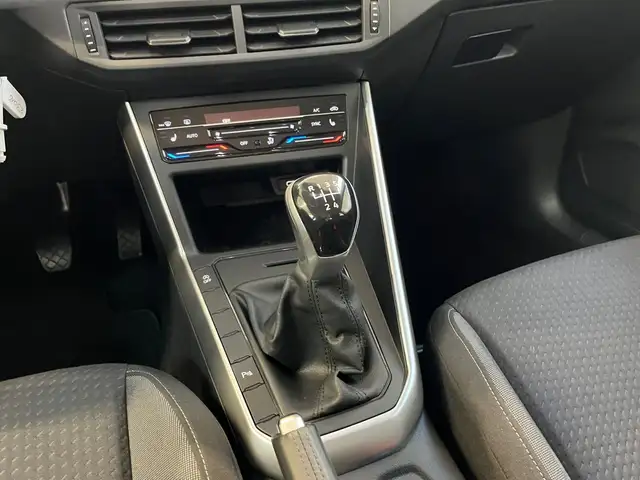 Volkswagen Taigo view 9