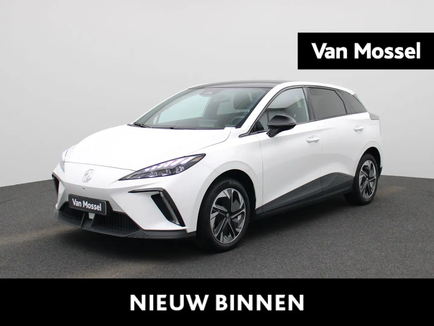 MG MG4 Electric Luxury 64 kWh | ACHTERUITRIJCAMERA | APPL Wit - 1