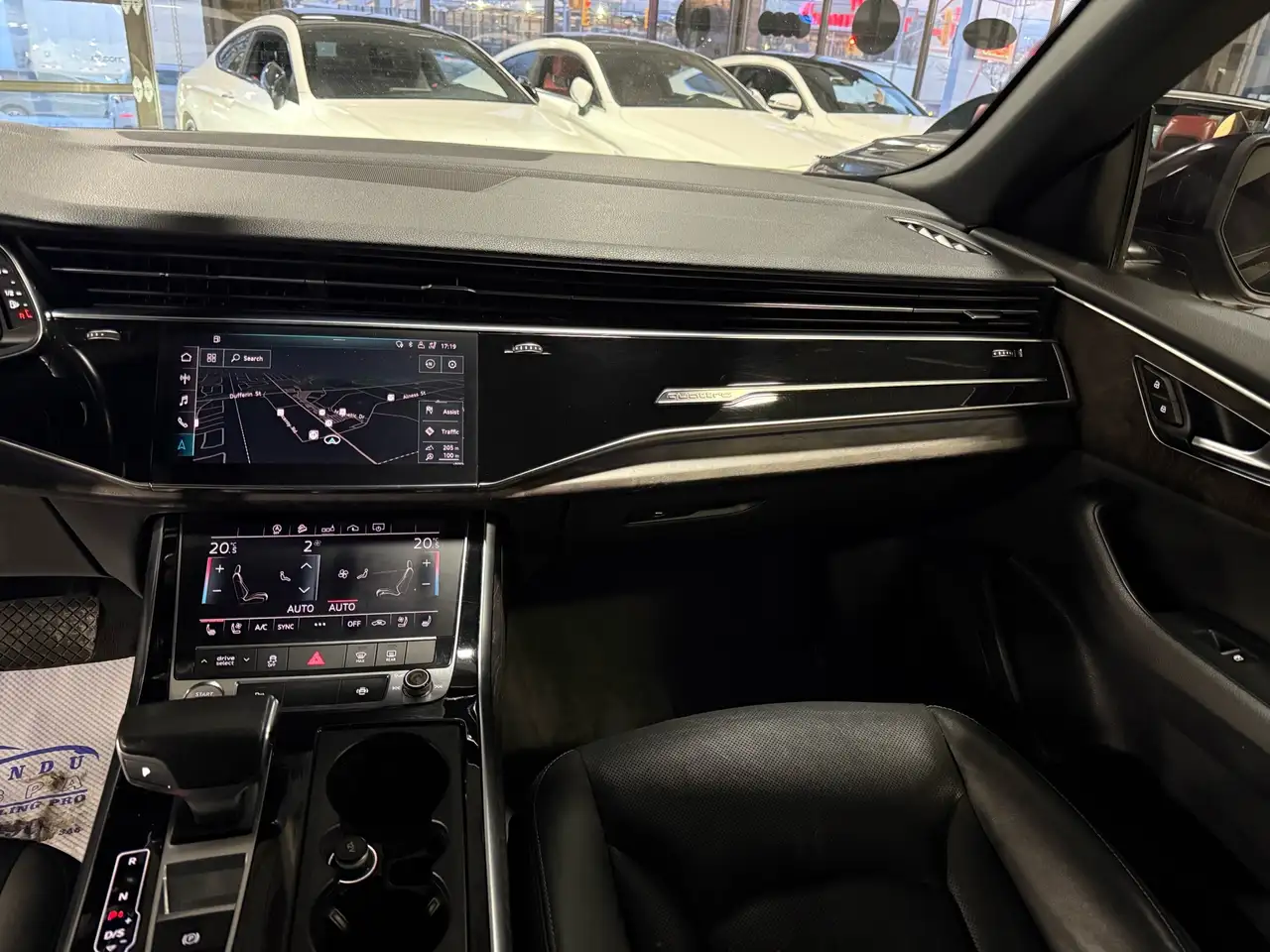 Audi Q8 снимка Audi Q8