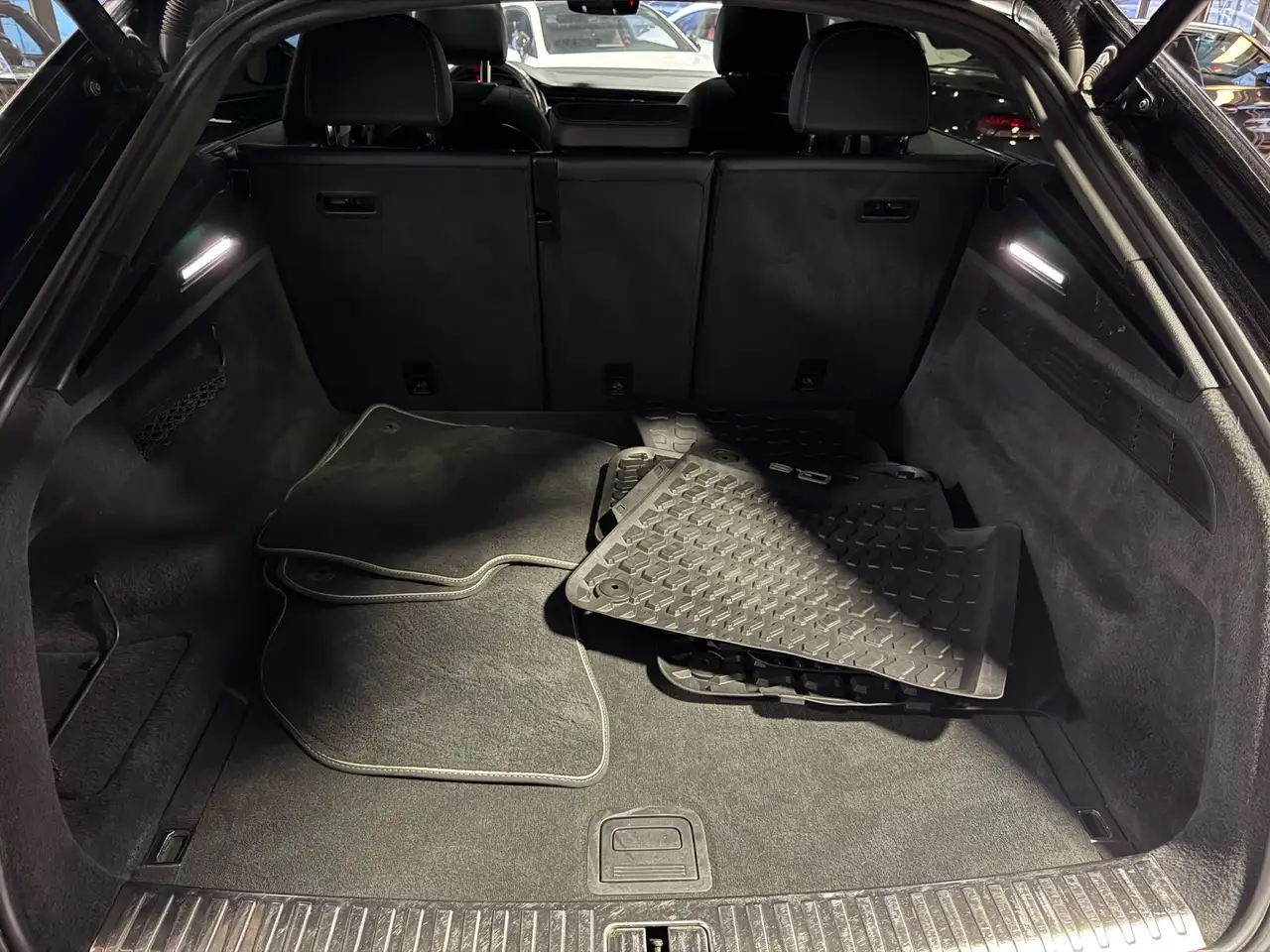 Audi Q8 снимка Audi Q8