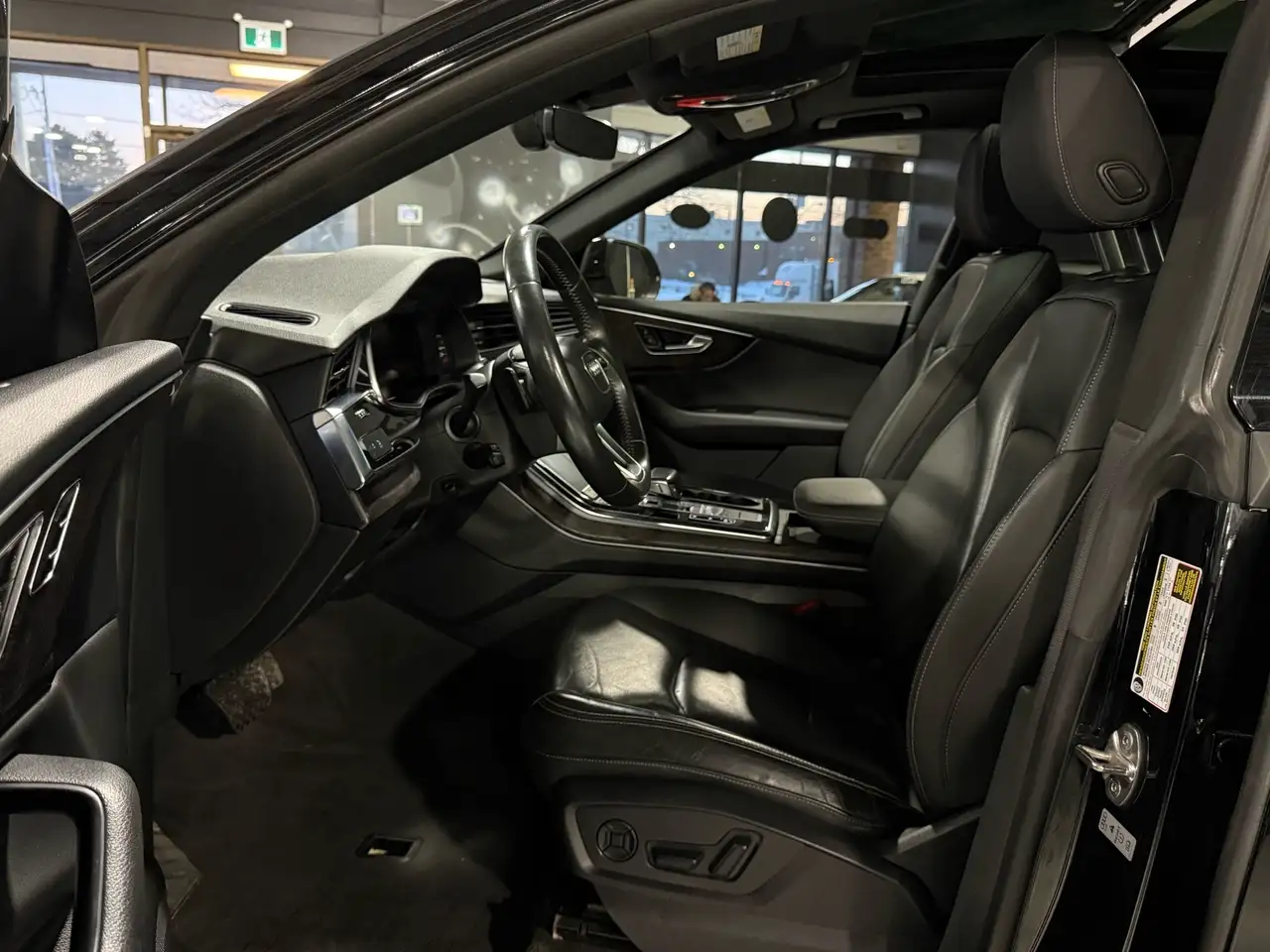Audi Q8 снимка Audi Q8