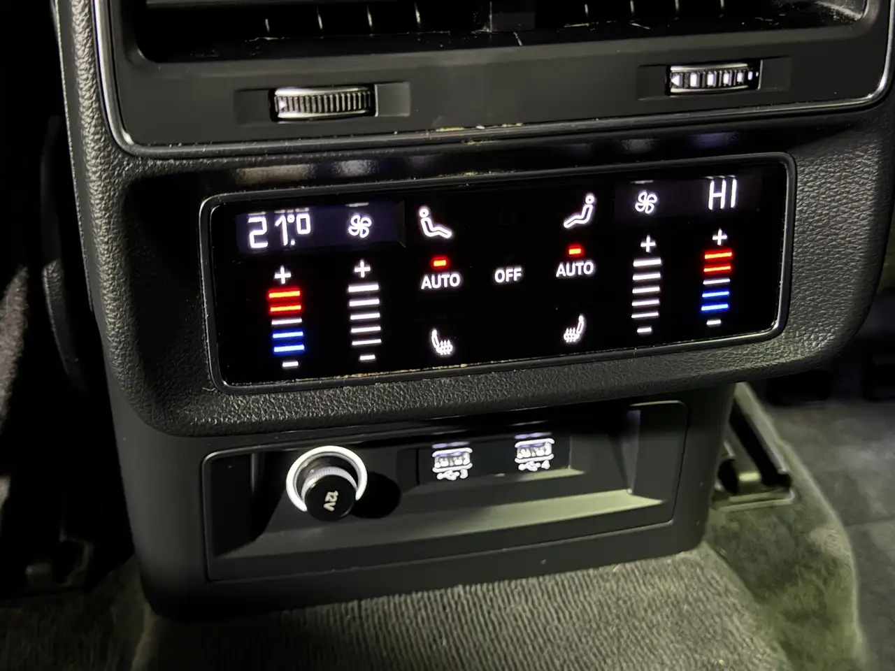 Audi Q8 снимка Audi Q8