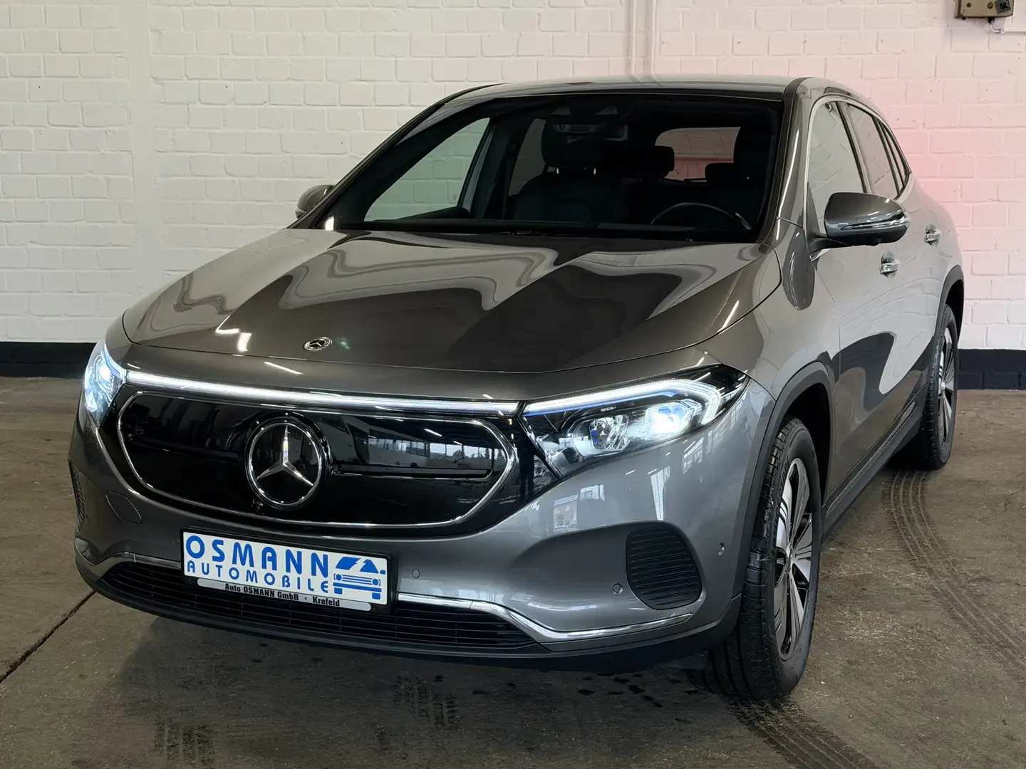 Mercedes-Benz EQA 250 + Progressive 360°Kamera Distronic+ Gris - 2