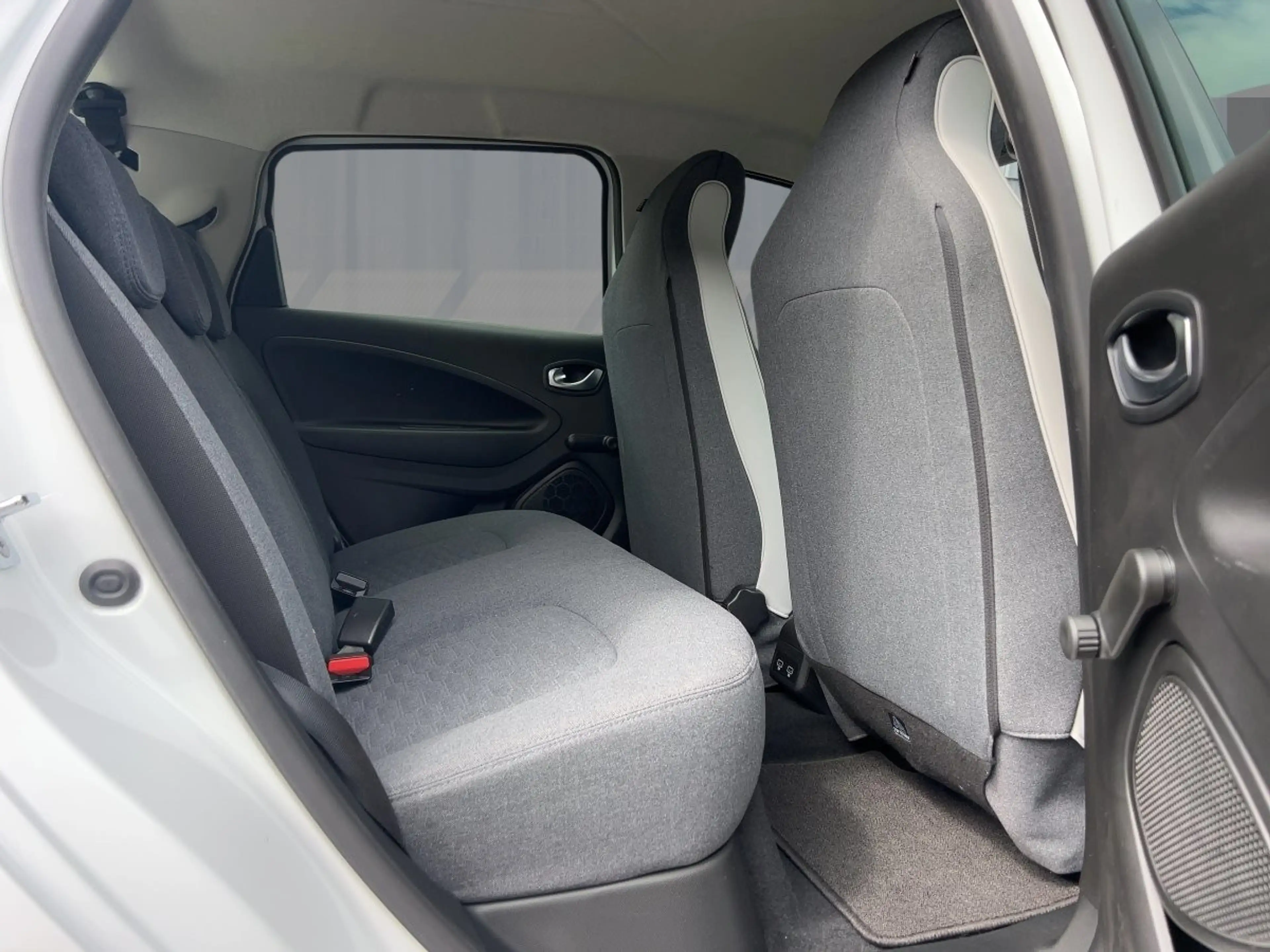 Renault ZOE Evolution EV50 135hp PDC KLIMA — photo 9