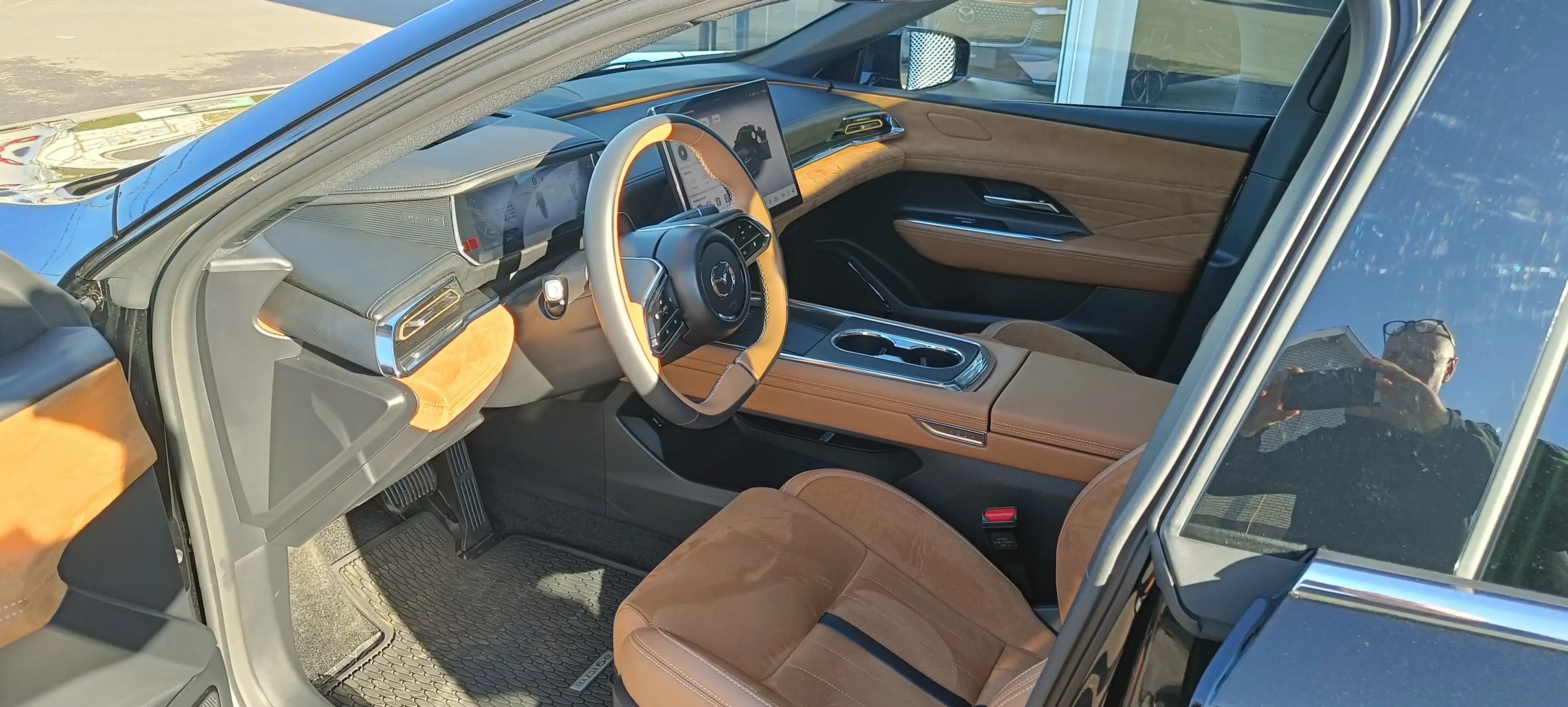 Mazda 6e 6e 68.8 kWh Takumi Plus — photo 6
