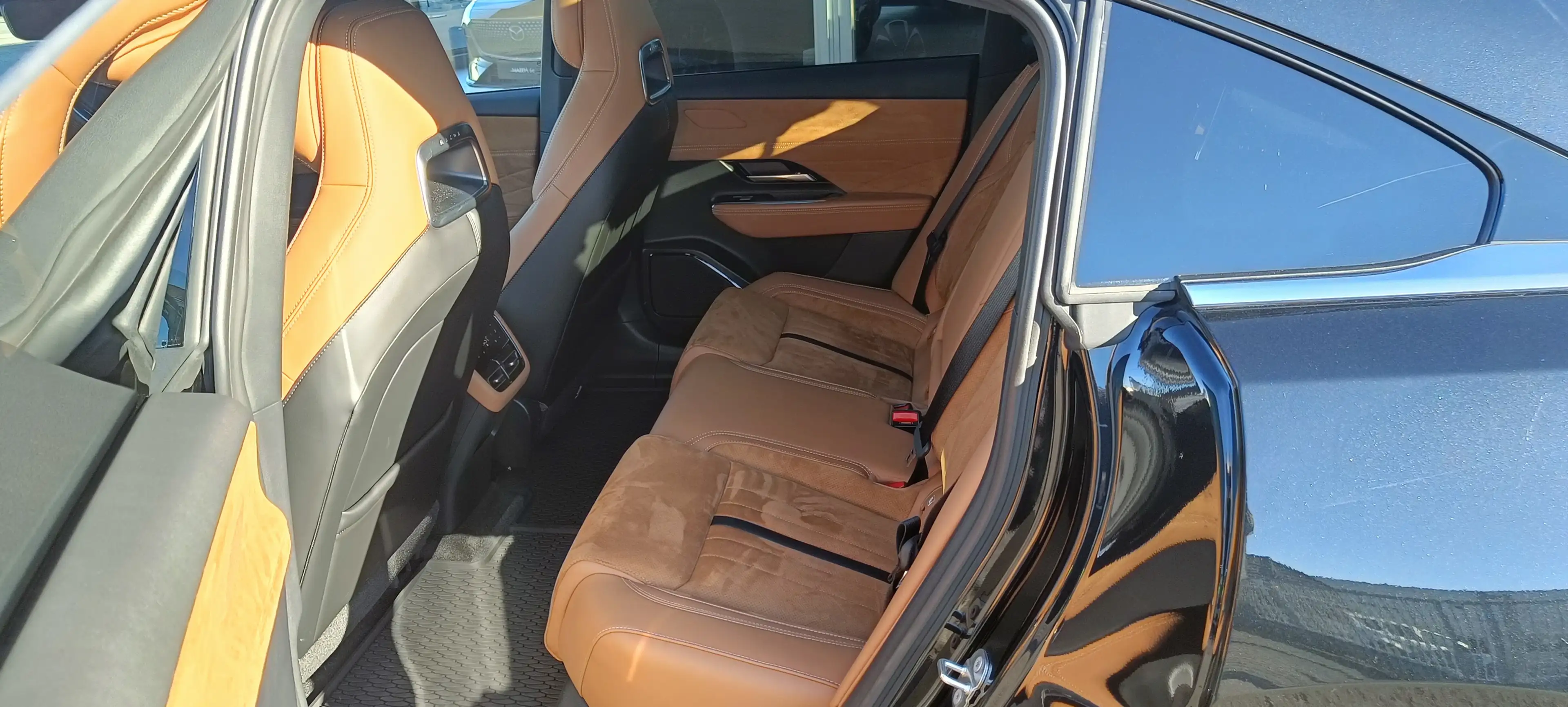 Mazda 6e 6e 68.8 kWh Takumi Plus — photo 8