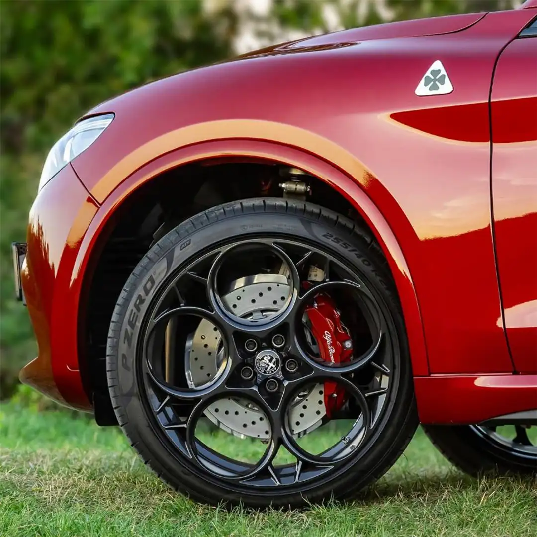Alfa Romeo Stelvio Stelvio Quadrifoglio 2,9 V6 ATX AWD Quadrifoglio Rot - 2