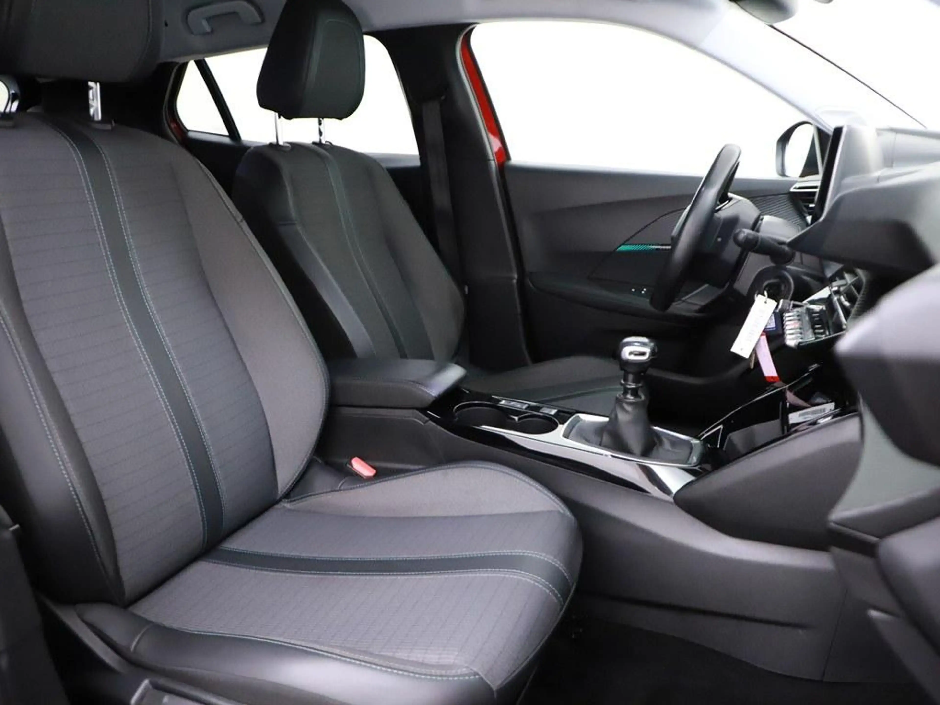 Peugeot 2008 1.2T 100pk Allure Trekhaak/H.Leder/Nav/Ecc/Cruise — photo 4