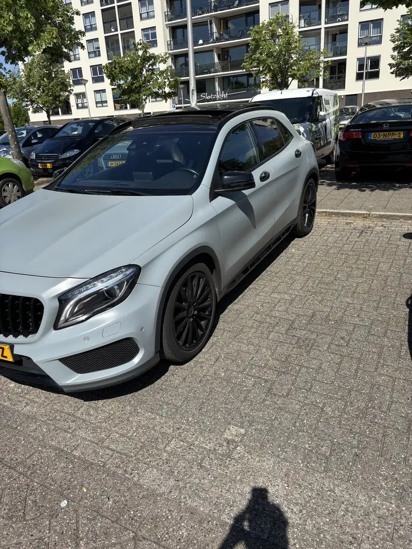 Mercedes-Benz GLA 200 AMG pakket Modrá - 2