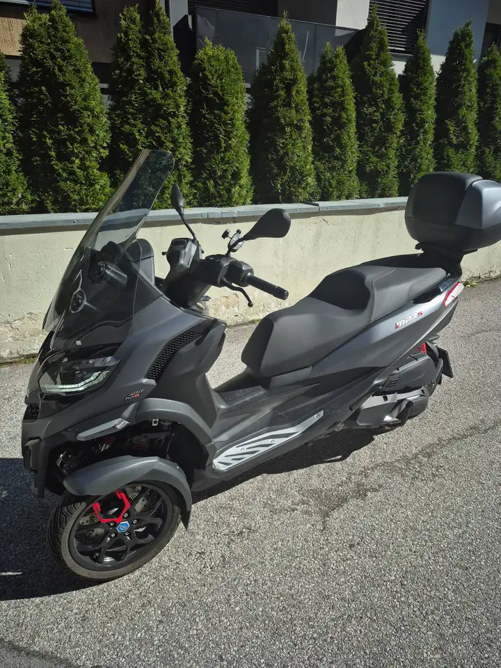 Piaggio MP3 400