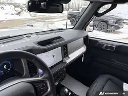 Ford Bronco photo Ford Bronco