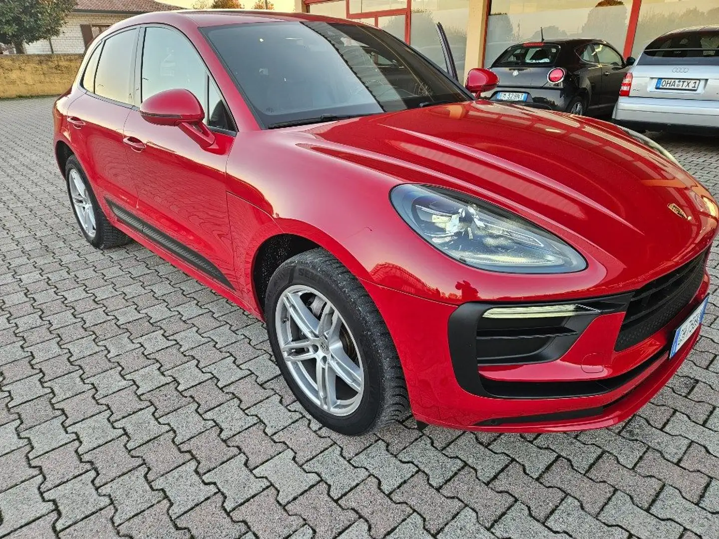 Porsche Macan 2.0 T Rot - 2