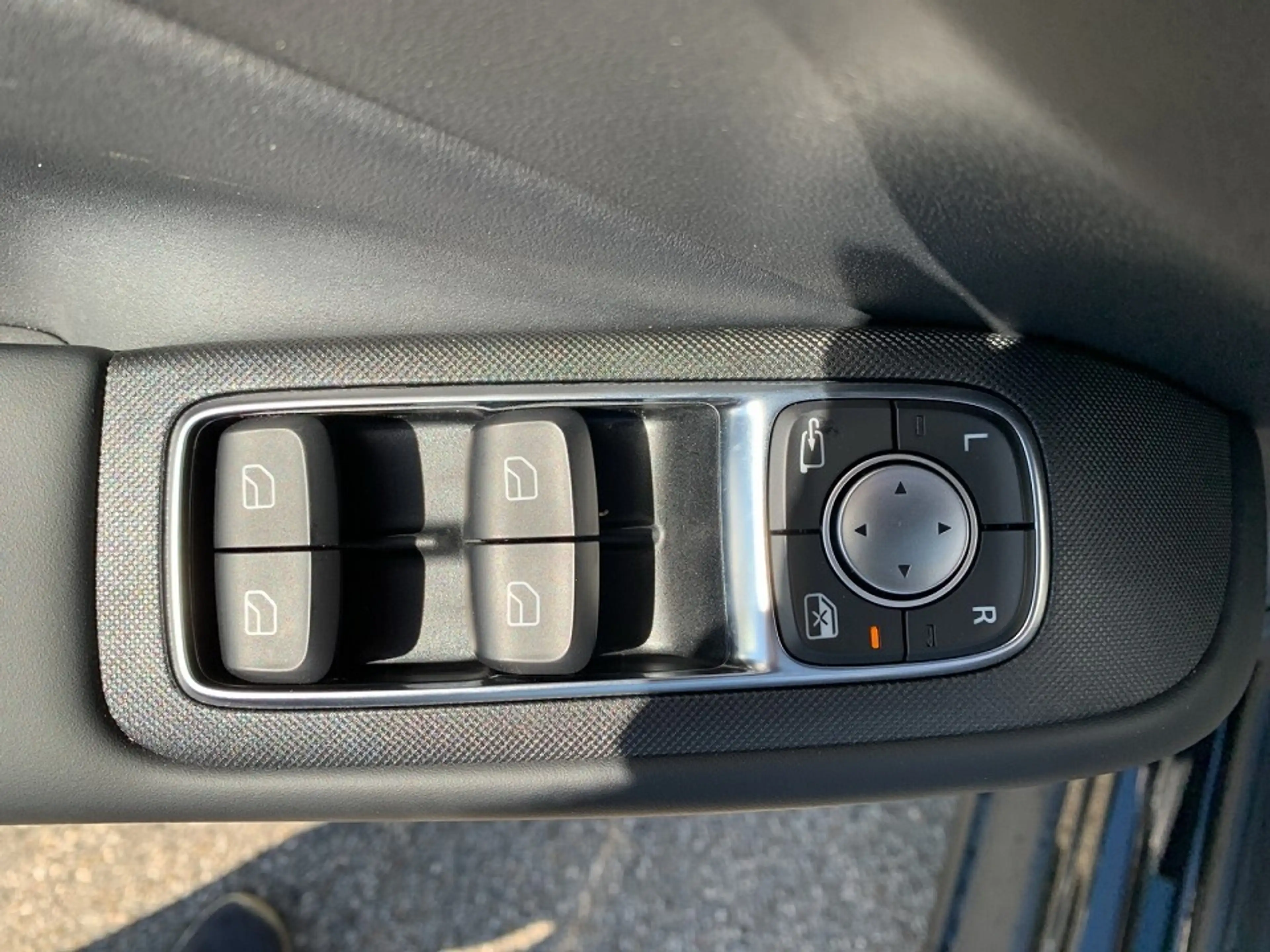 MG MG4 EV Urban 54 kWh Luxury — photo 9