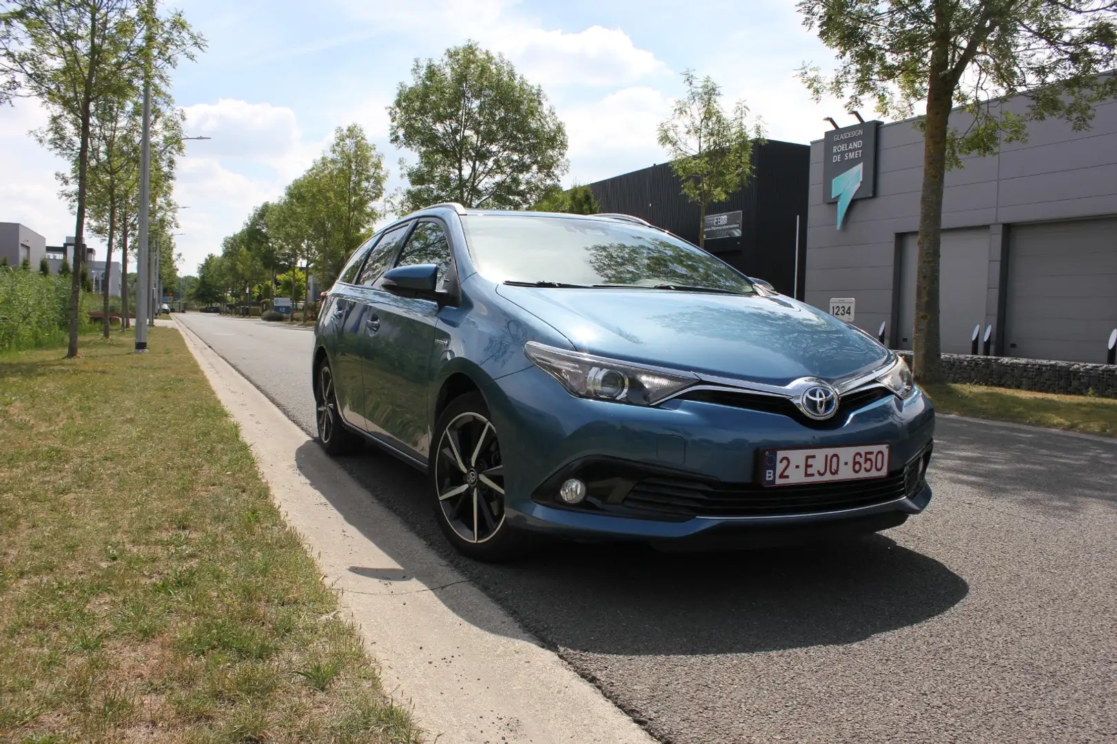 Toyota Auris 1.8 VVT-i Hybrid Automatik Touring Sports Comfort - 1