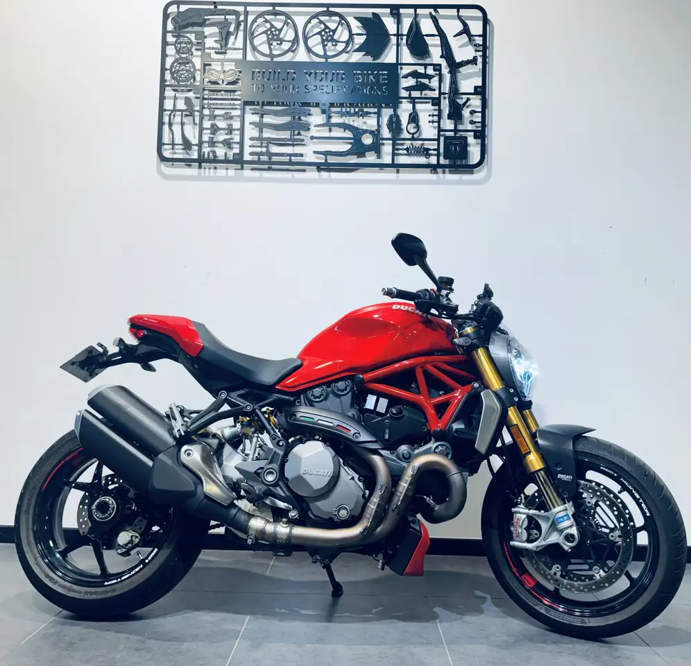 Ducati Monster 1200