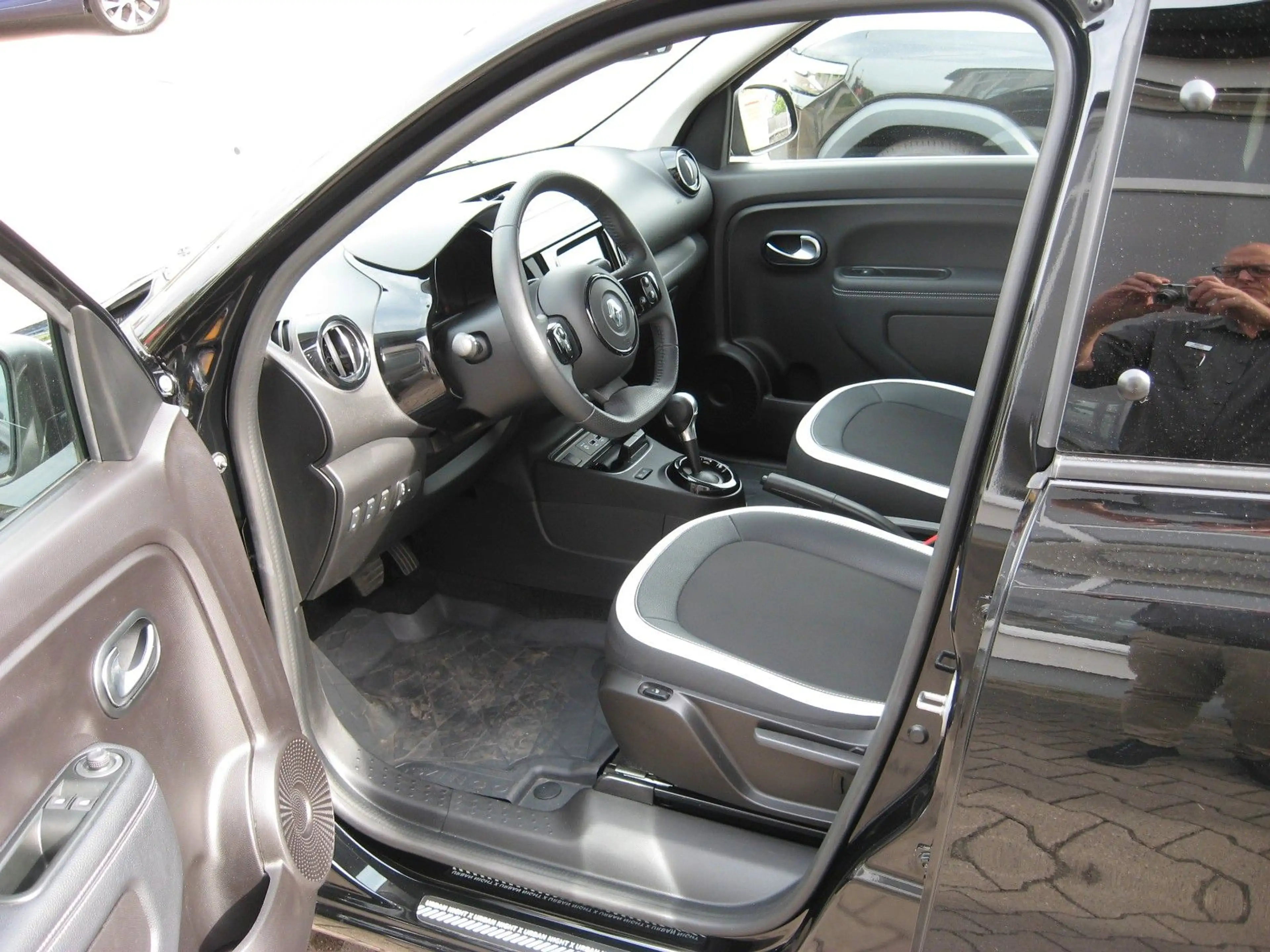 Renault Twingo Urban Night Electric --Wenig Kilometer-- — photo 8