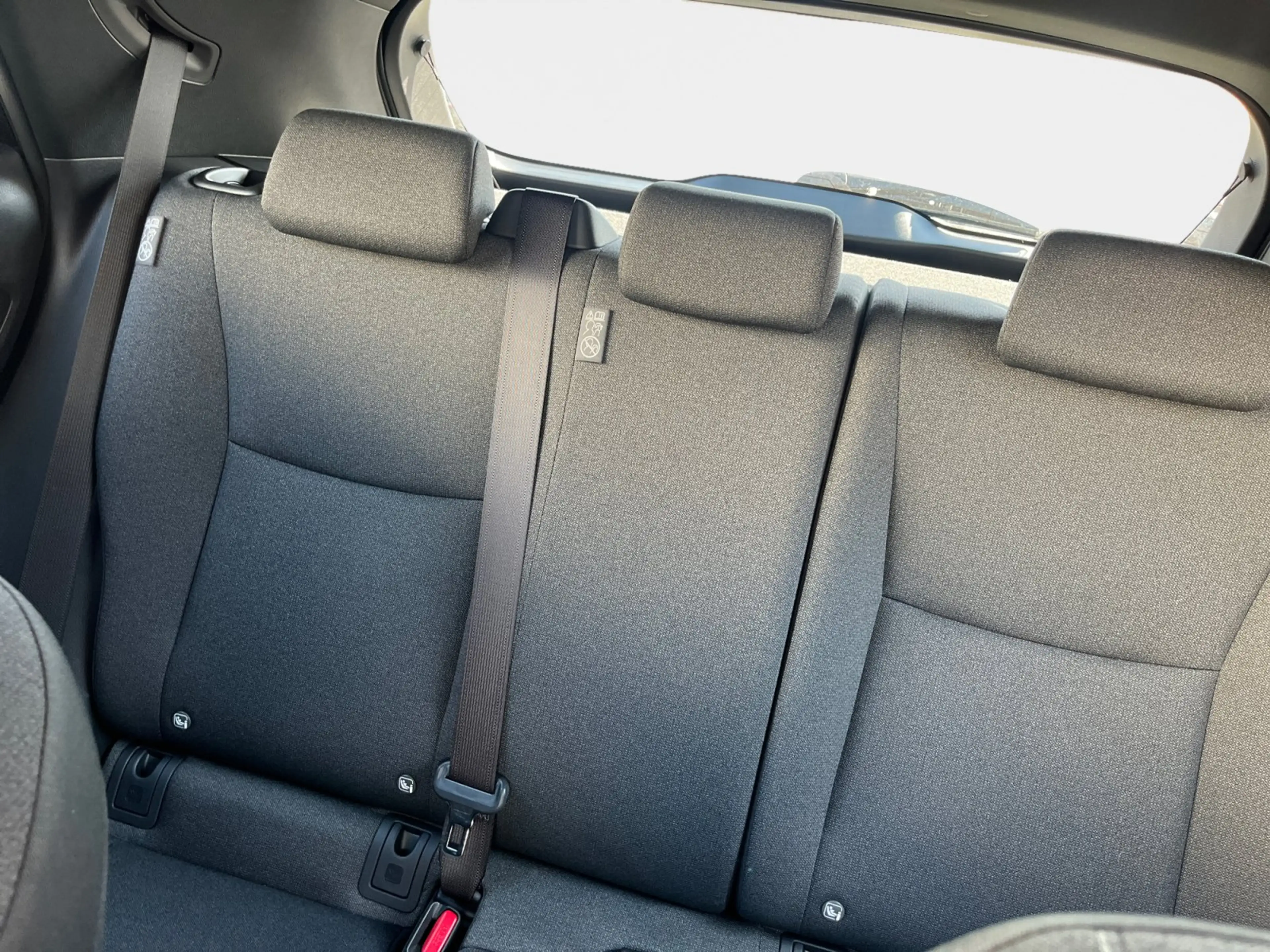 Lexus LBX LEXUS  ACC AUT Akustikglas Fernlichtass. Kam. — photo 9