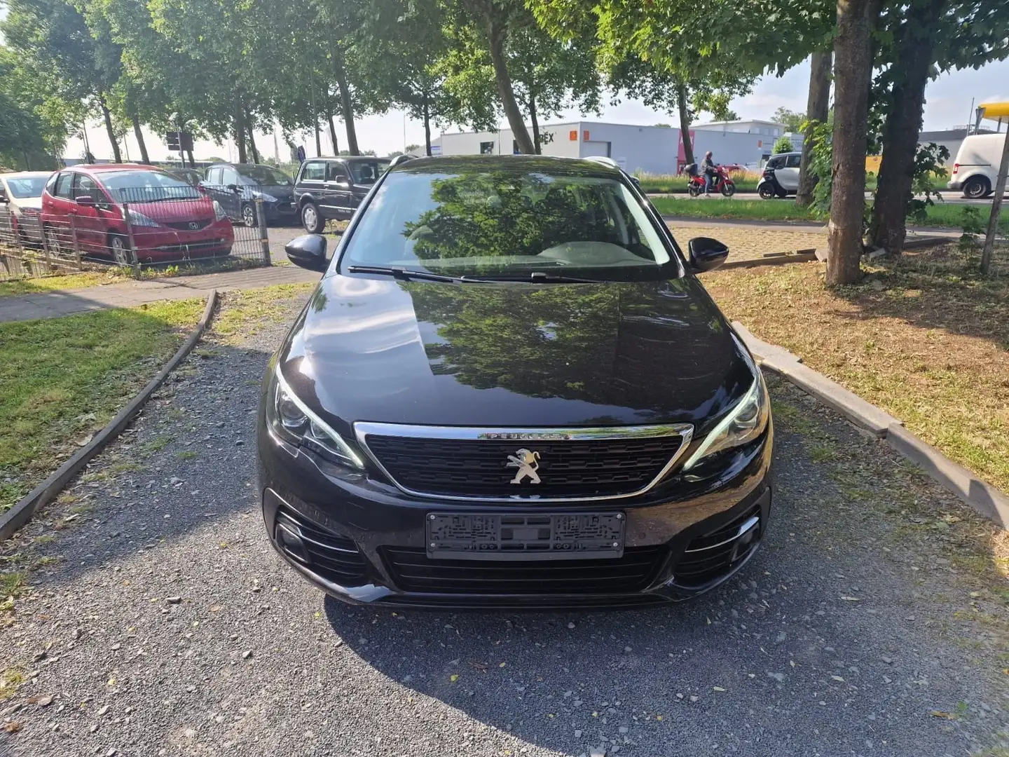 Peugeot 308 SW Active Business Automatik/Navigation/EU6 Schwarz - 1