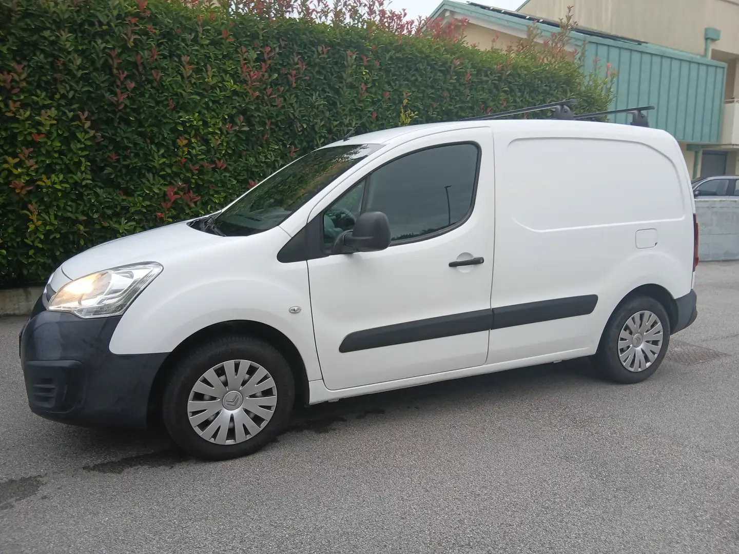 Citroen Berlingo 1.6 Hdi 3 posti tua a € 193 mese Bianco - 2