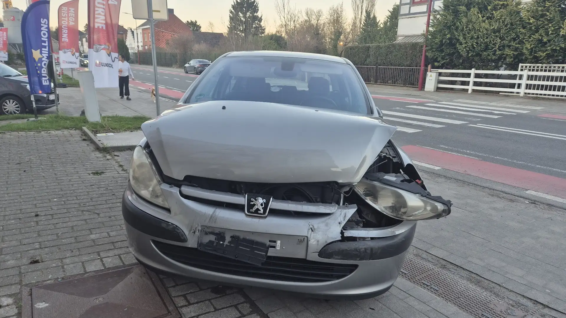 Peugeot 307 2.0i 16v XSI - 1