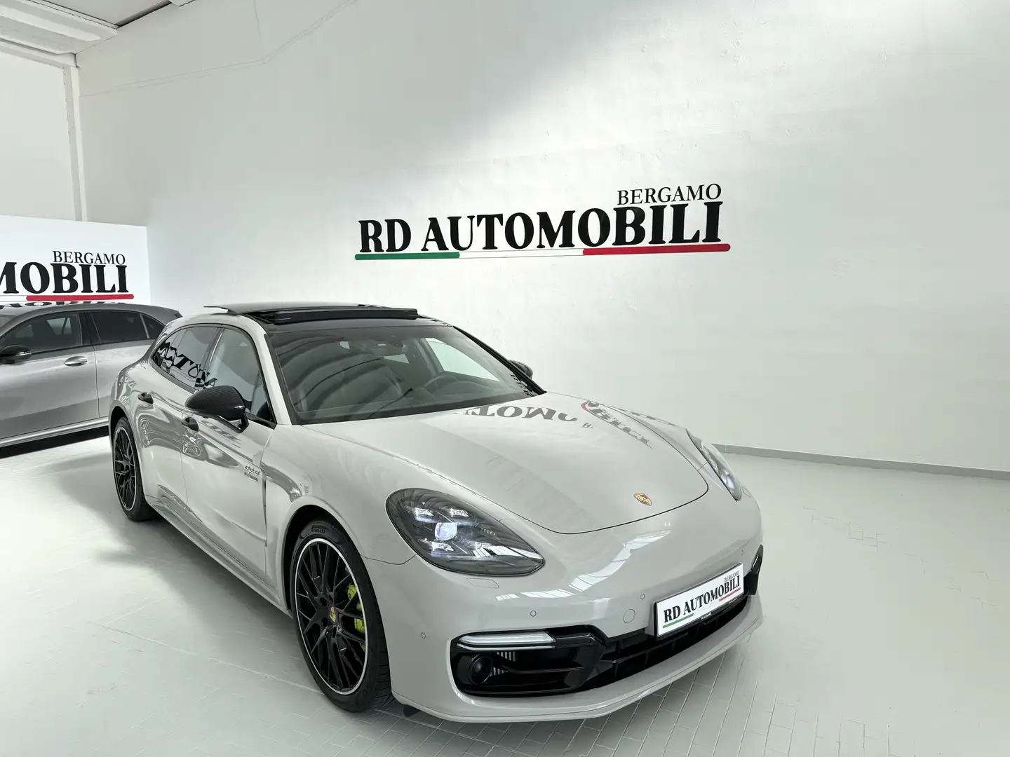 Porsche Panamera Panamera Sport Turismo 4 E-Hybrid - 1