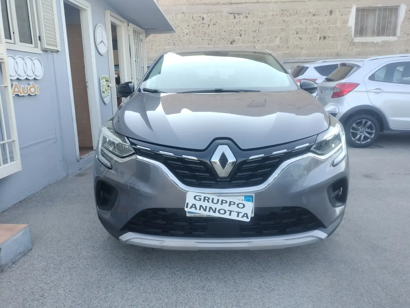 Renault Captur CAPTUR 1.5 DCI CAMB. AUTO. NAVI FARI FULL LED Grau - 1