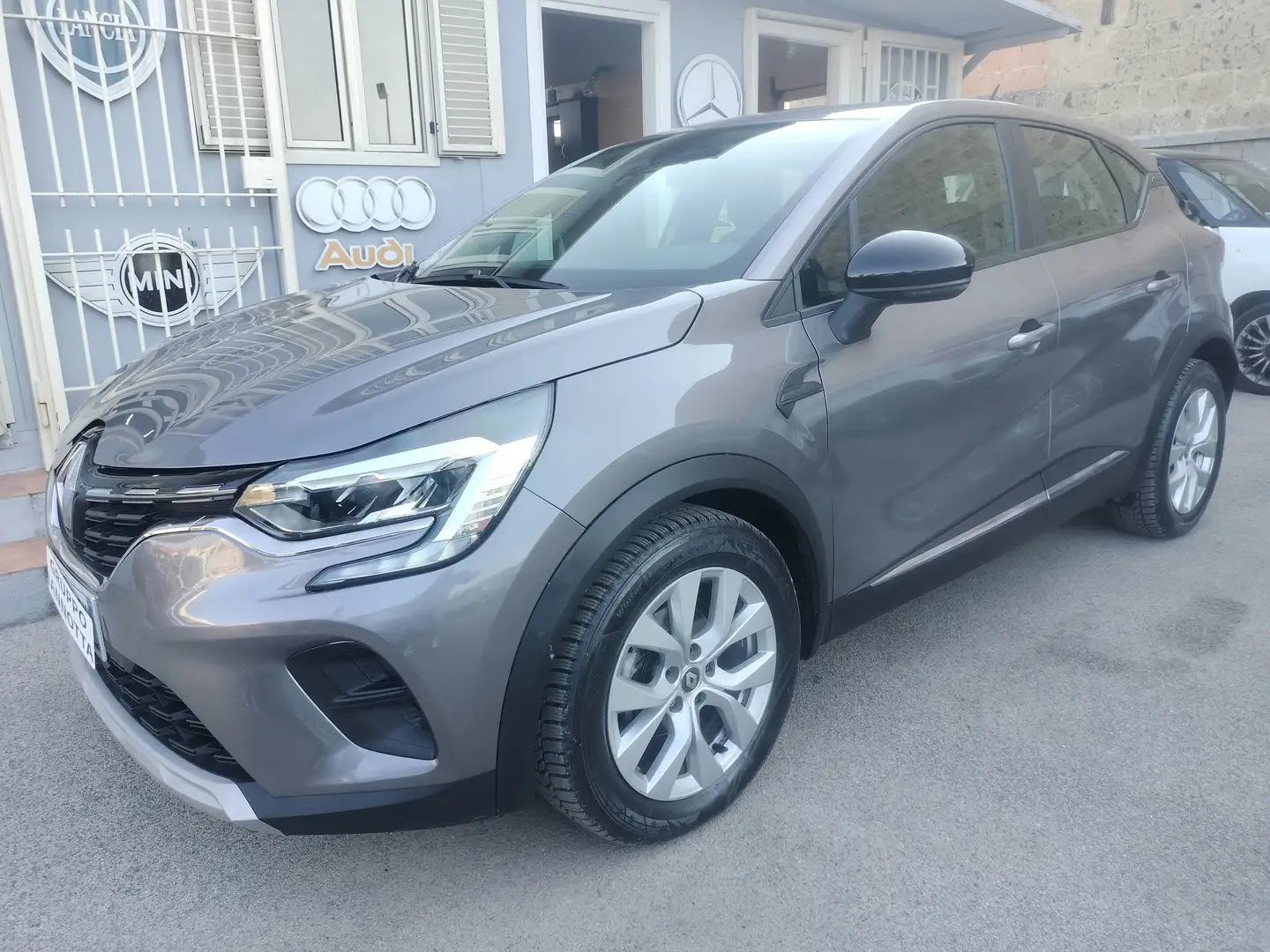 Renault Captur CAPTUR 1.5 DCI CAMB. AUTO. NAVI FARI FULL LED Grau - 2
