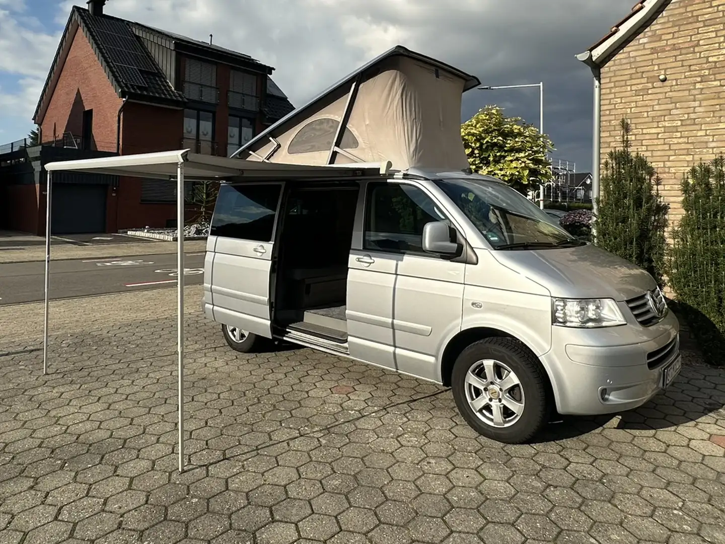 Volkswagen T5 California Comfortline Argintiu - 1