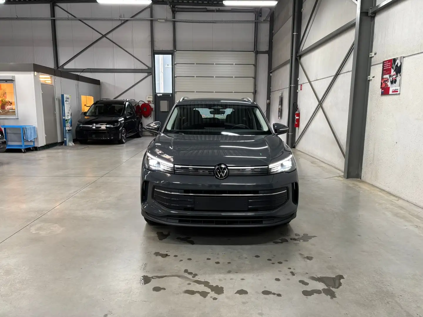 Volkswagen Tiguan Tiguan 1.5 eTSI OPF DSG Life Grijs - 2