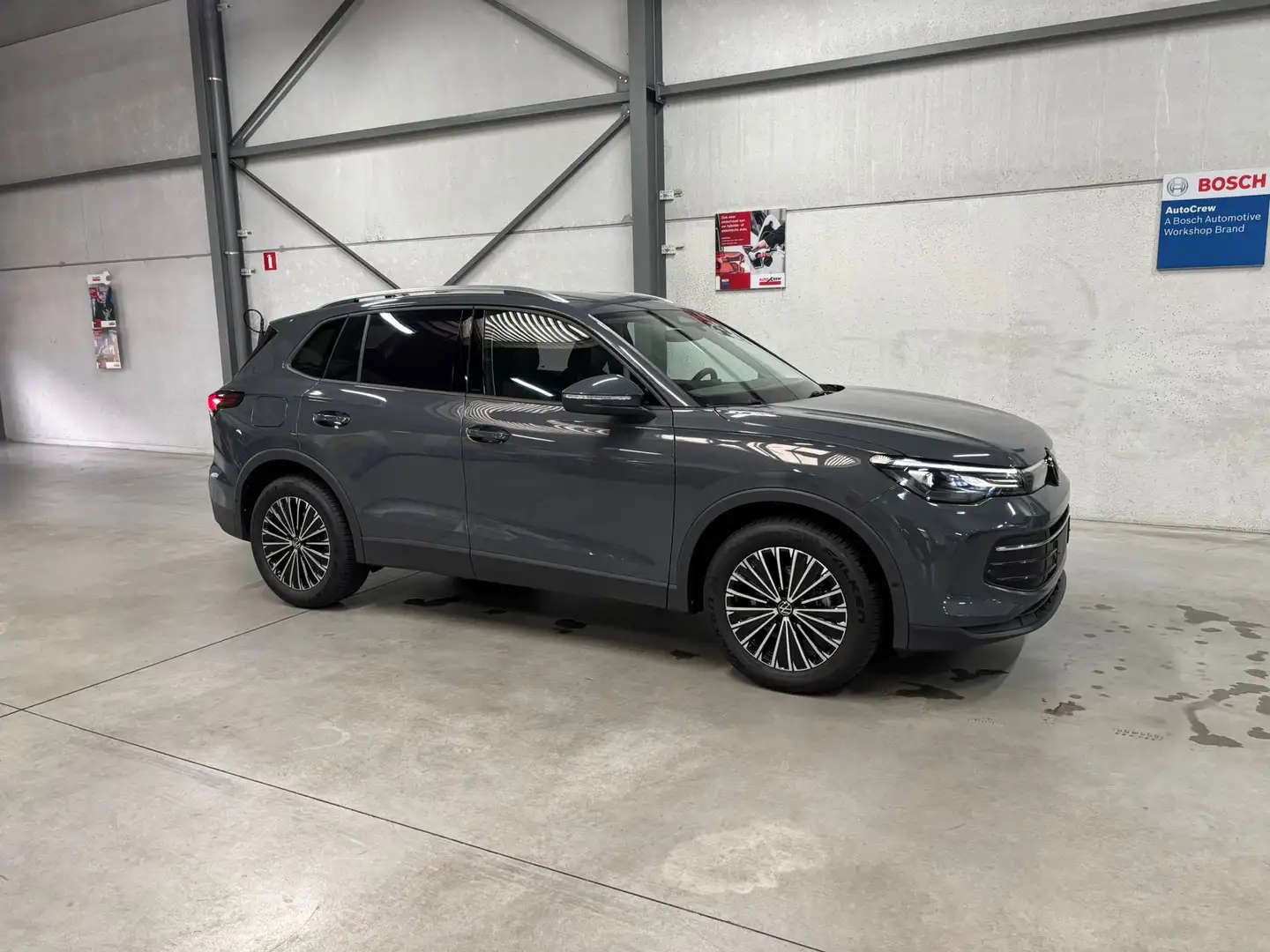 Volkswagen Tiguan Tiguan 1.5 eTSI OPF DSG Life Grijs - 1