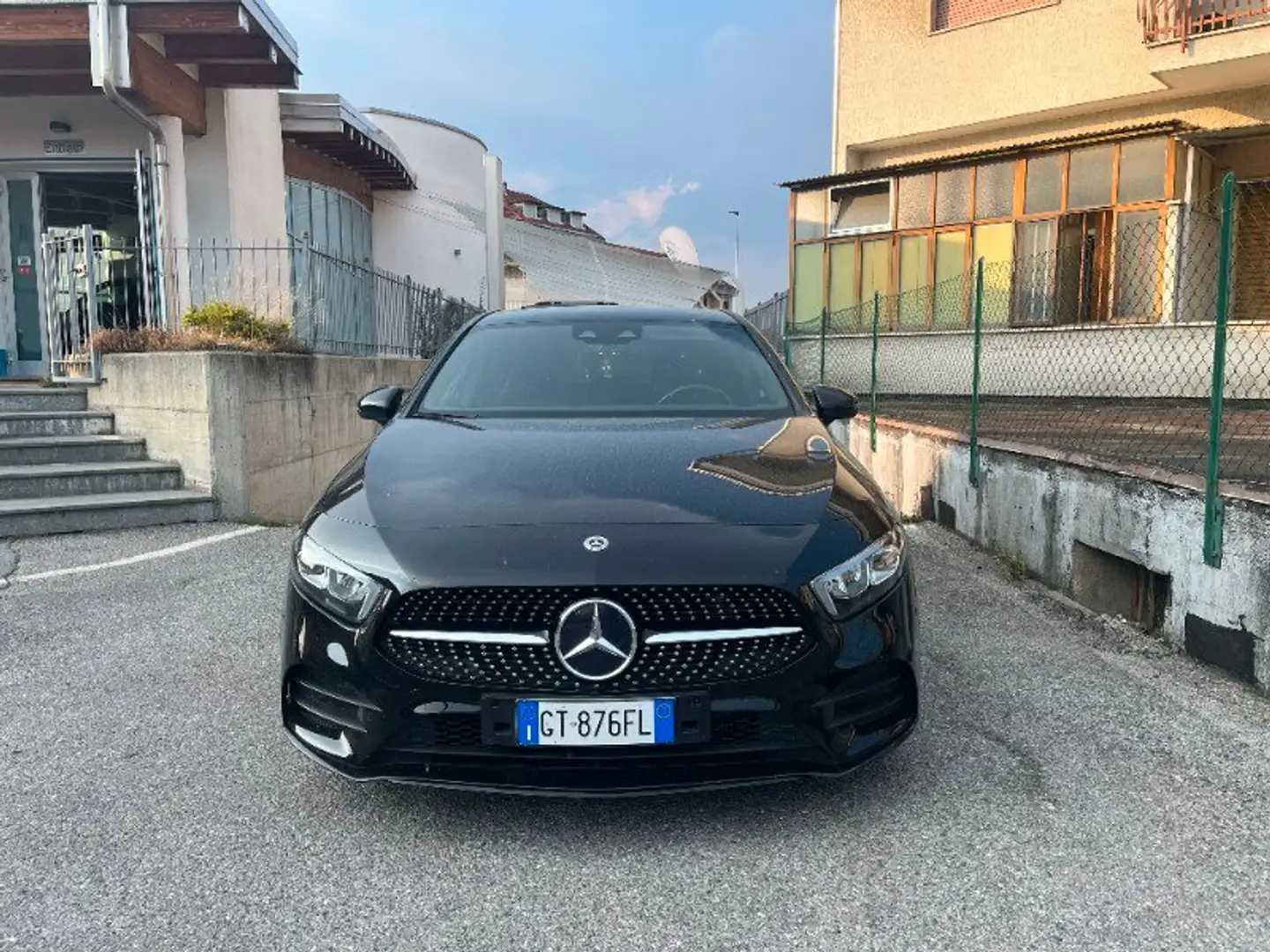 Mercedes-Benz A 180 A 180 d Automatic Premium Zwart - 1