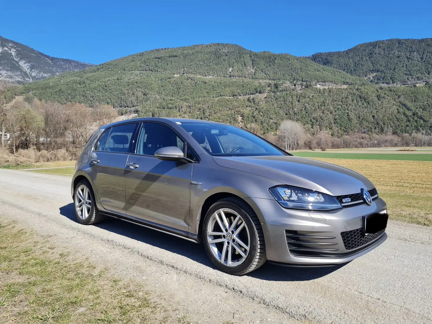 Volkswagen Golf GTD 2,0 TDI - 1