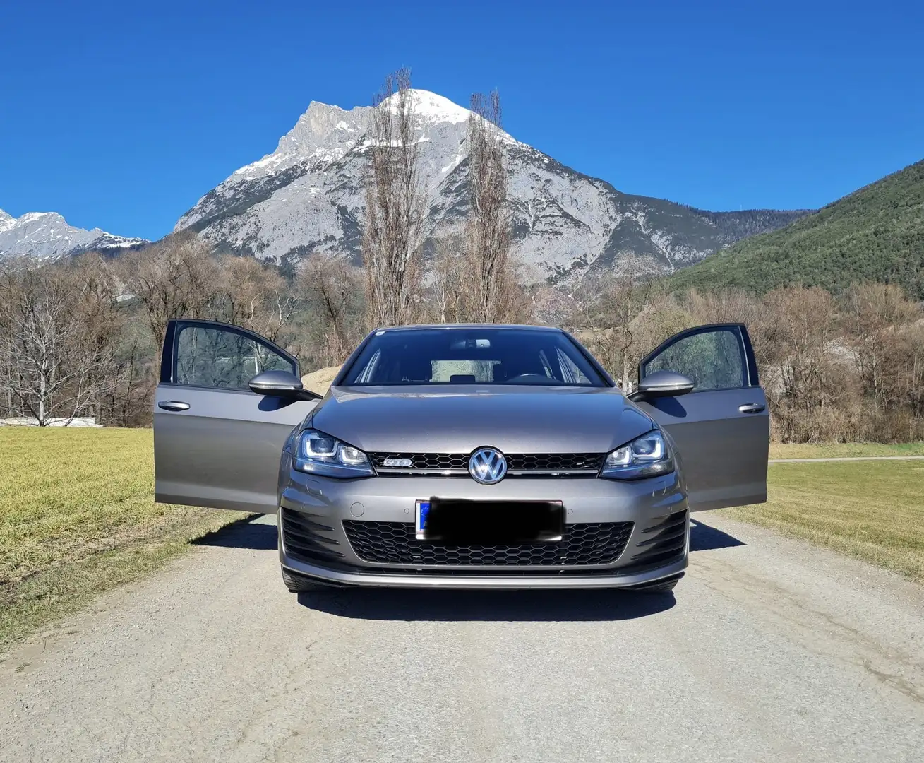 Volkswagen Golf GTD 2,0 TDI - 2