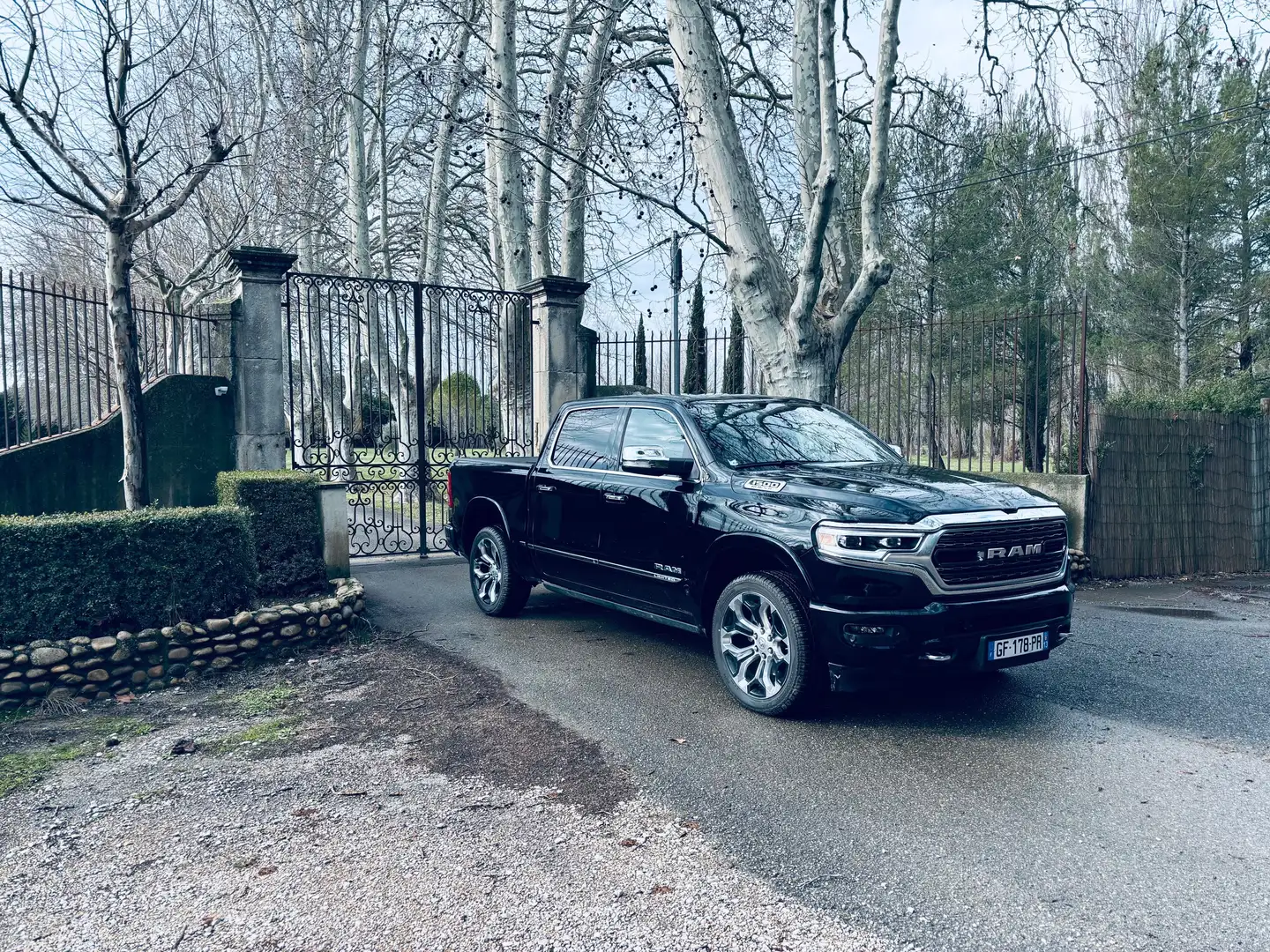 Dodge RAM 1500 LIMITED Noir - 1