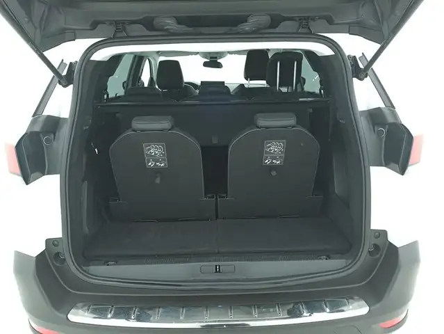 Peugeot 5008 view 14