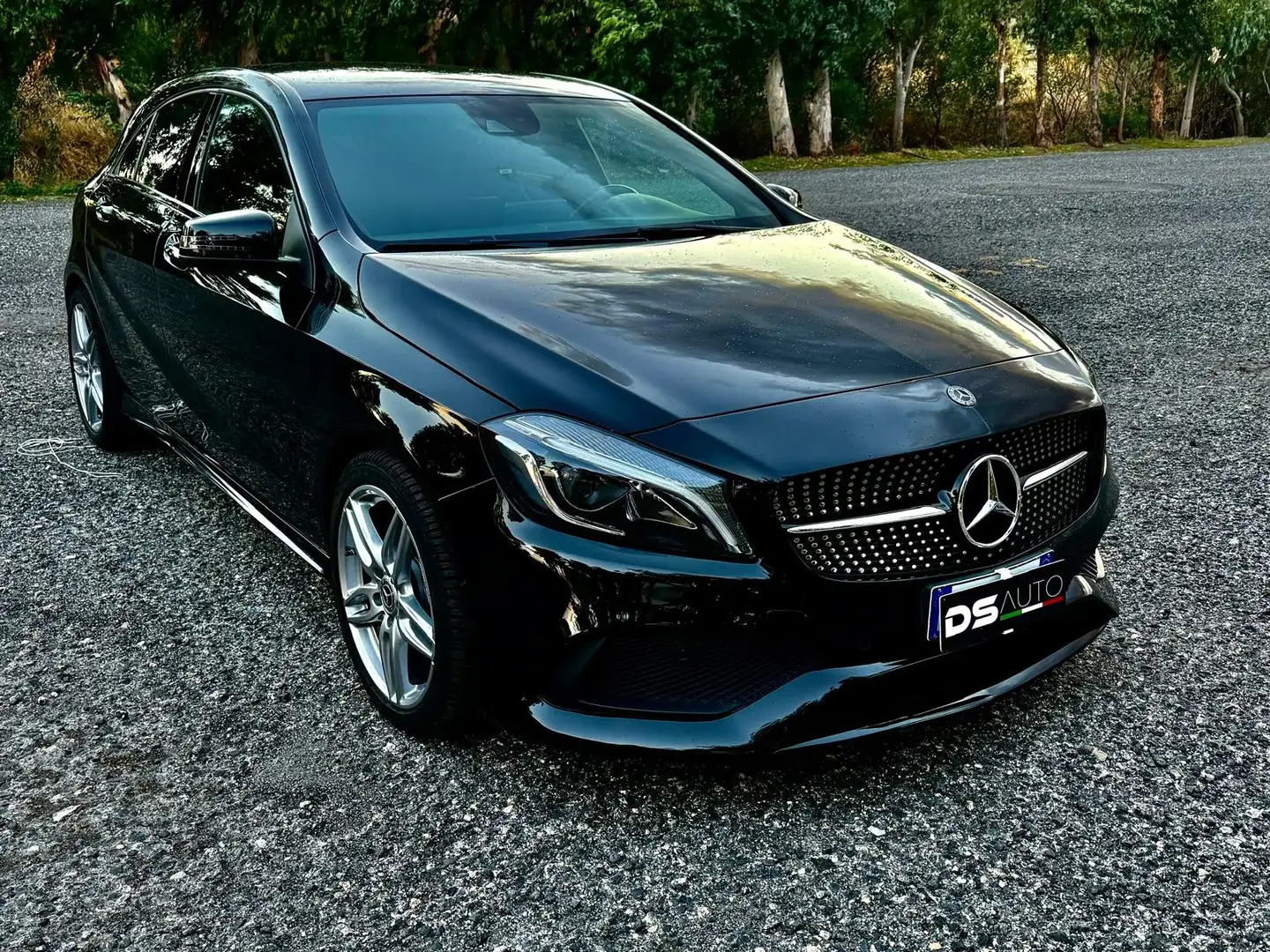 Mercedes-Benz A 180 MERCEDES- BENZ A 180 d AUTOMATIC AMG PREMIUM Schwarz - 1