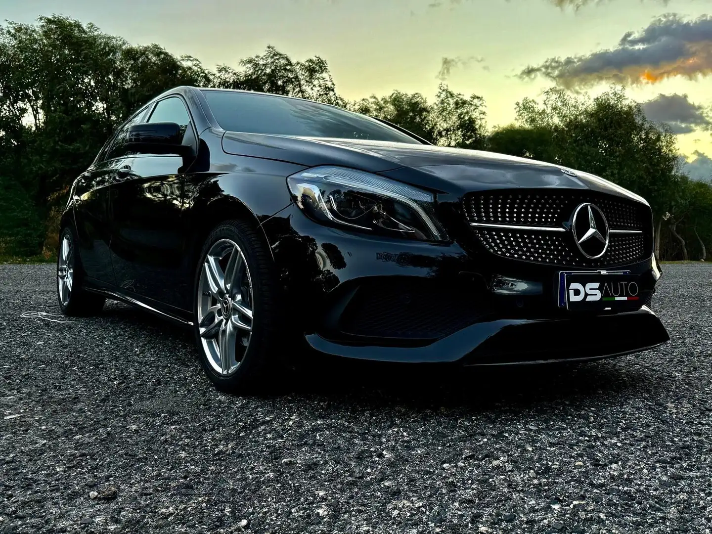 Mercedes-Benz A 180 MERCEDES- BENZ A 180 d AUTOMATIC AMG PREMIUM Schwarz - 2