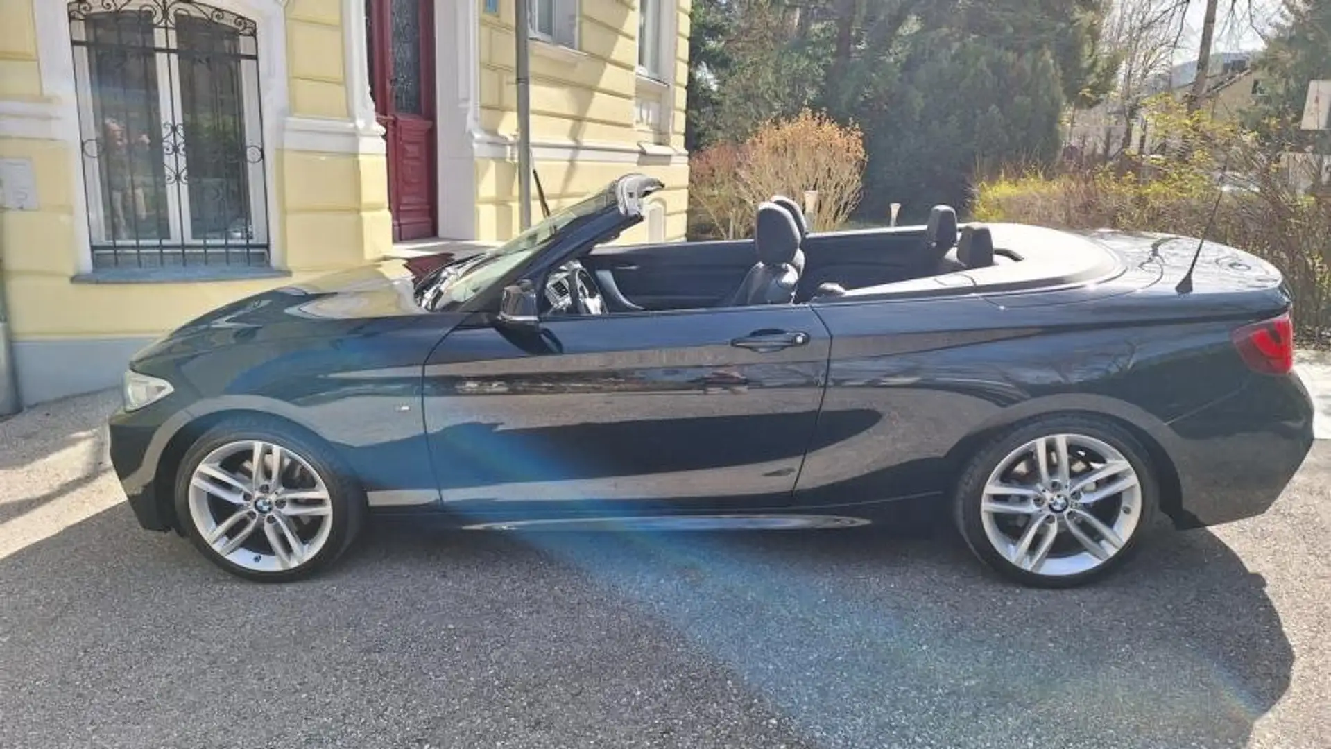 BMW 220 220 i Cabrio/M-Line/ Extras € 6.800,00 Schwarz - 1