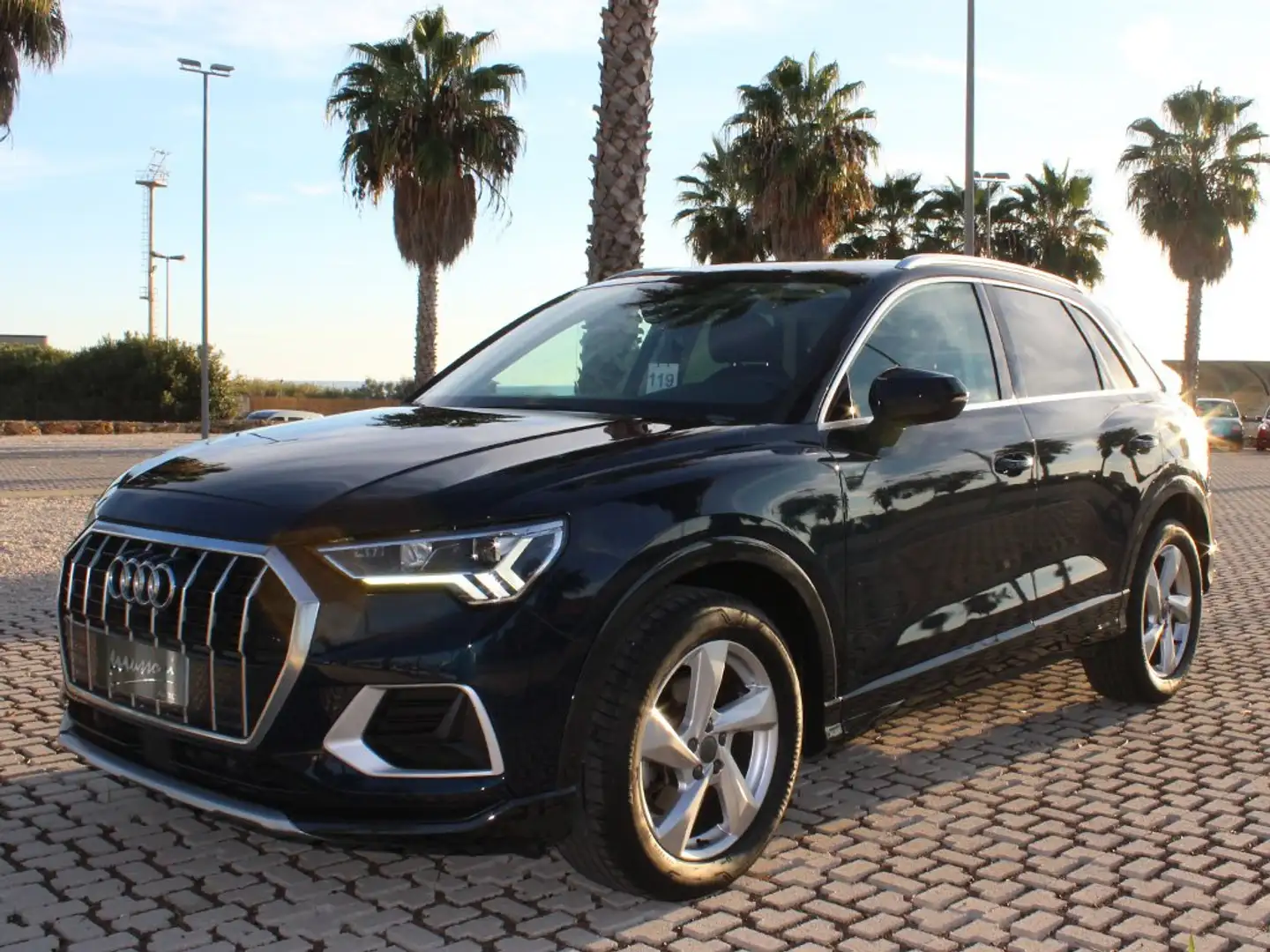 Audi Q3 35 2.0 tdi Business Advanced s-tronic Bleu - 2