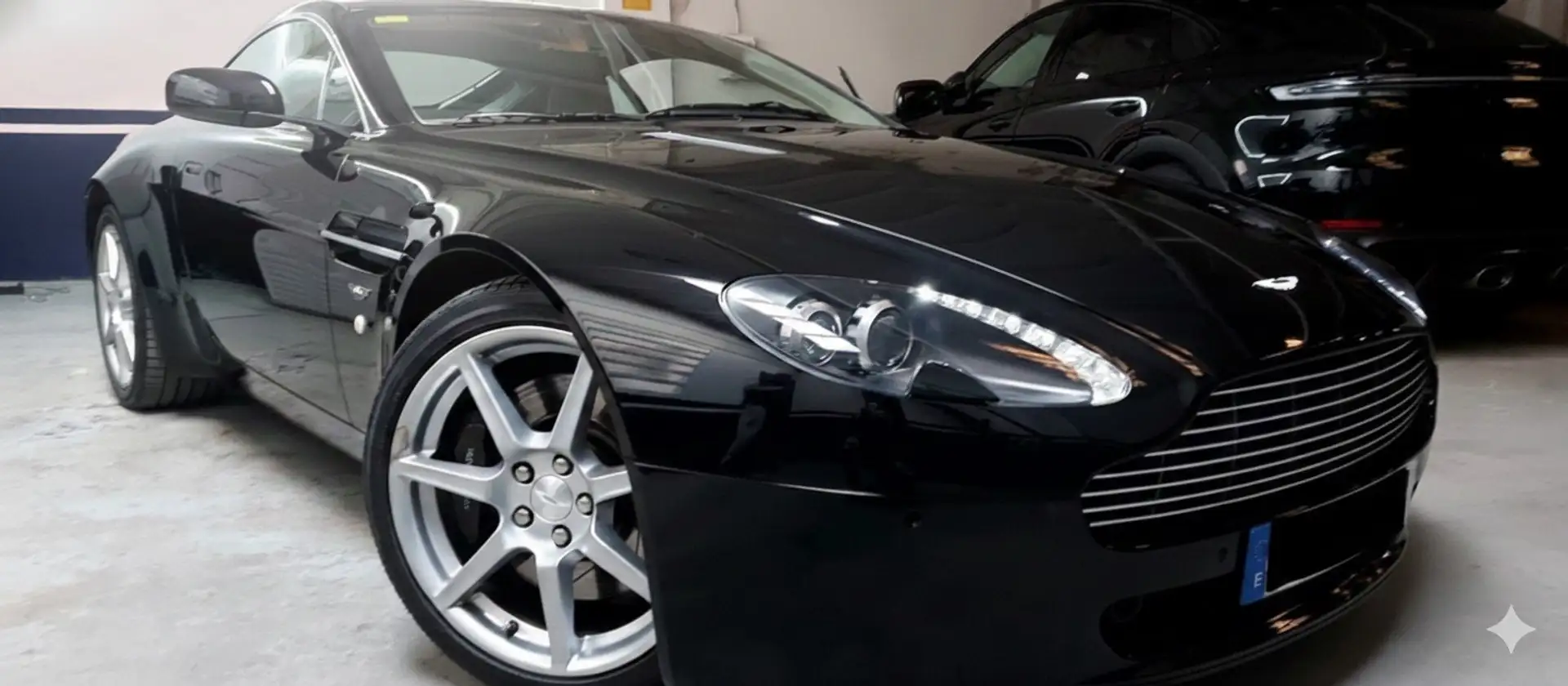 Aston Martin Vantage V8 - 2