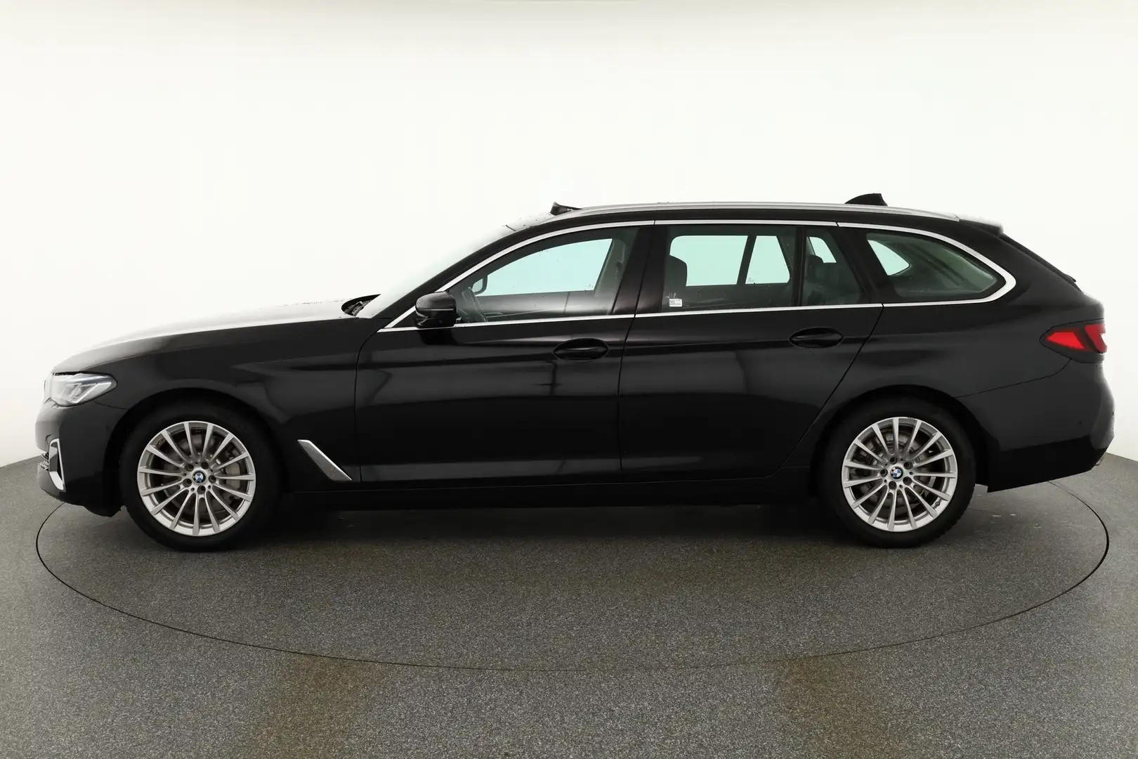 BMW 530 530i Luxury xDrive MHEV Aut. Laser ACC Navi AHK Schwarz - 2