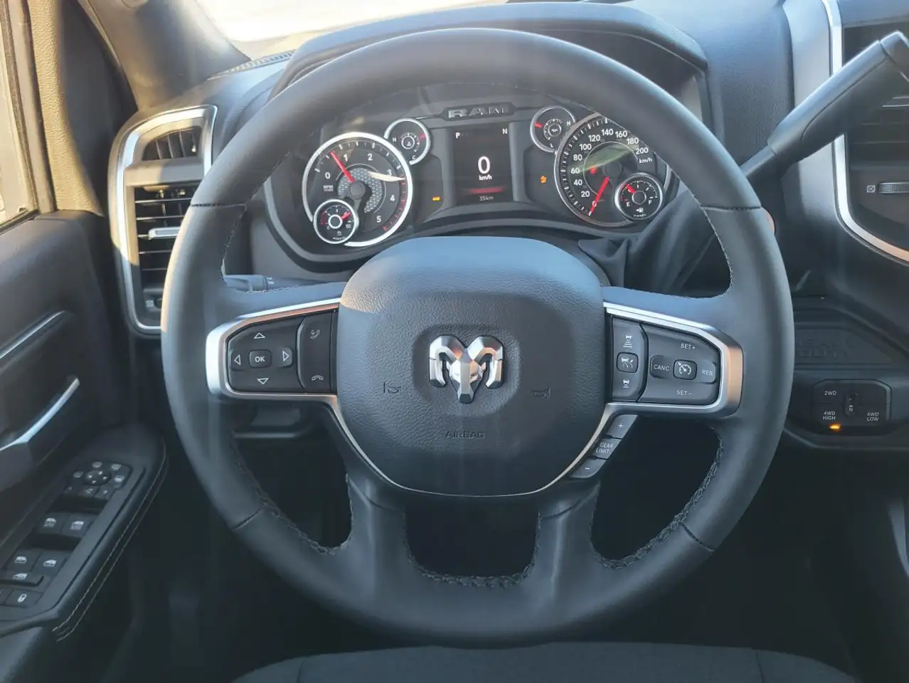 RAM 2500 снимка RAM 2500
